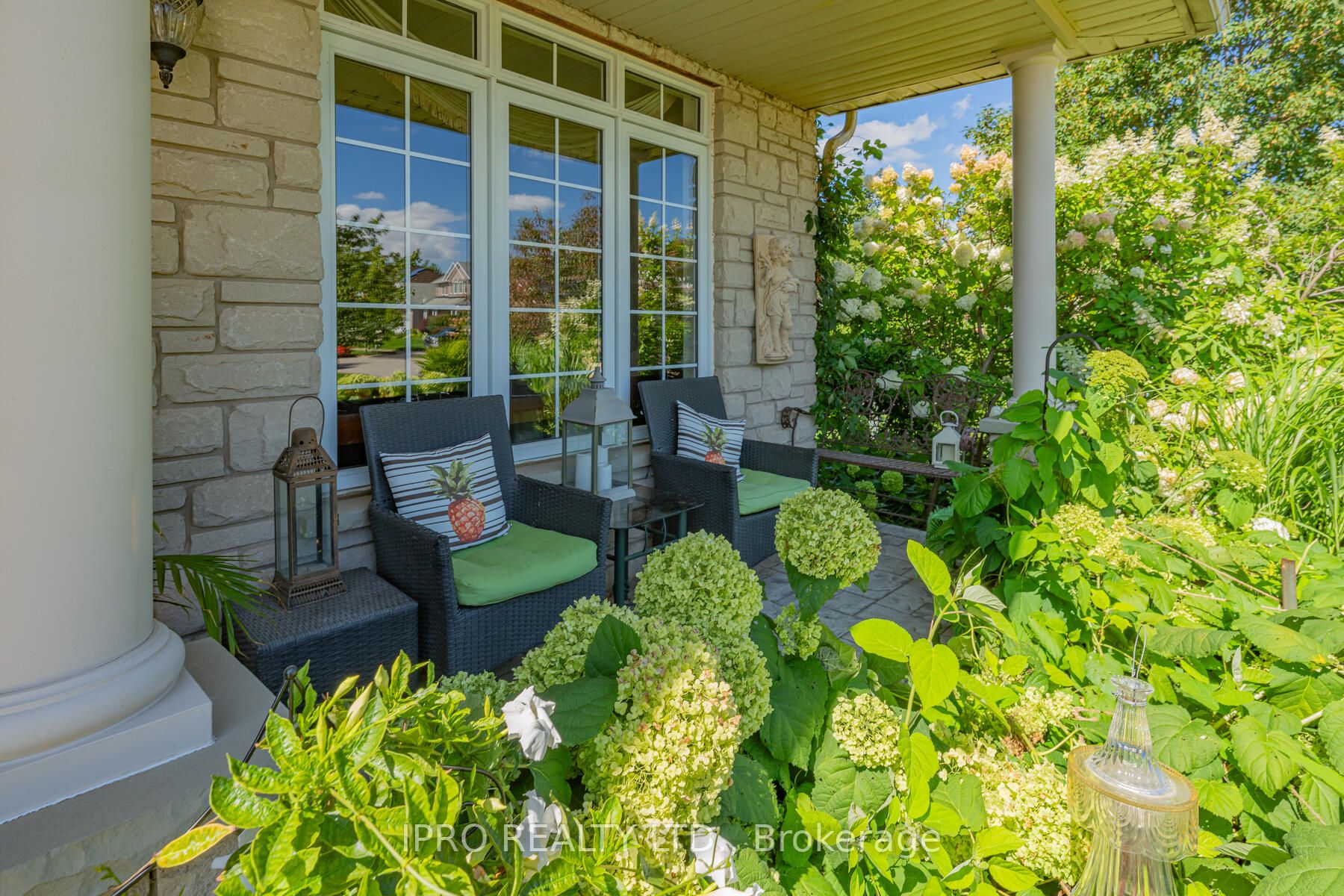 19 Elliott Dr