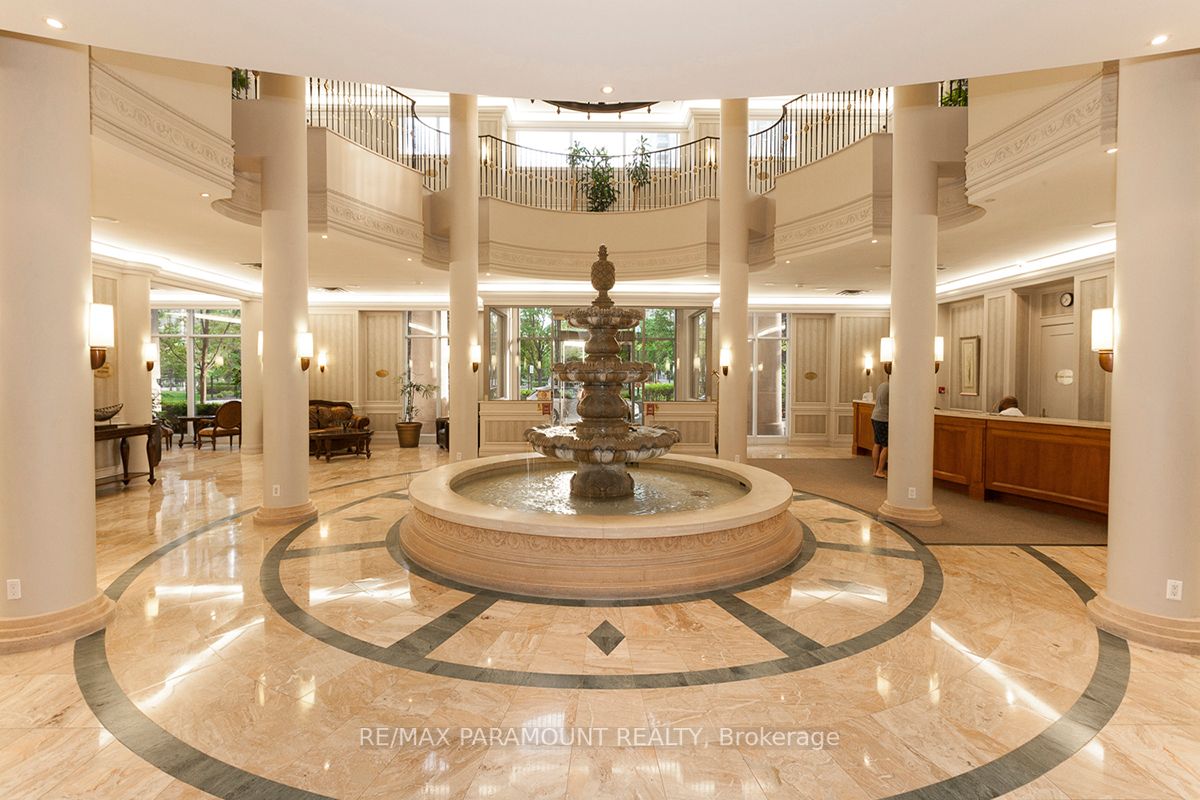 25 Kingsbridge Garden Circ, #2127
