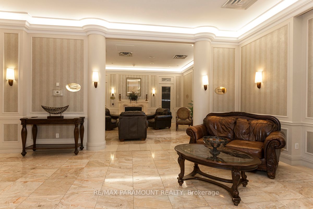 25 Kingsbridge Garden Circ, #2127