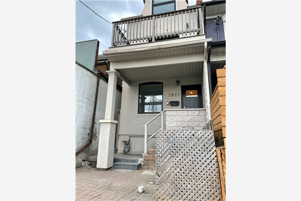 1821 Davenport Rd, Toronto