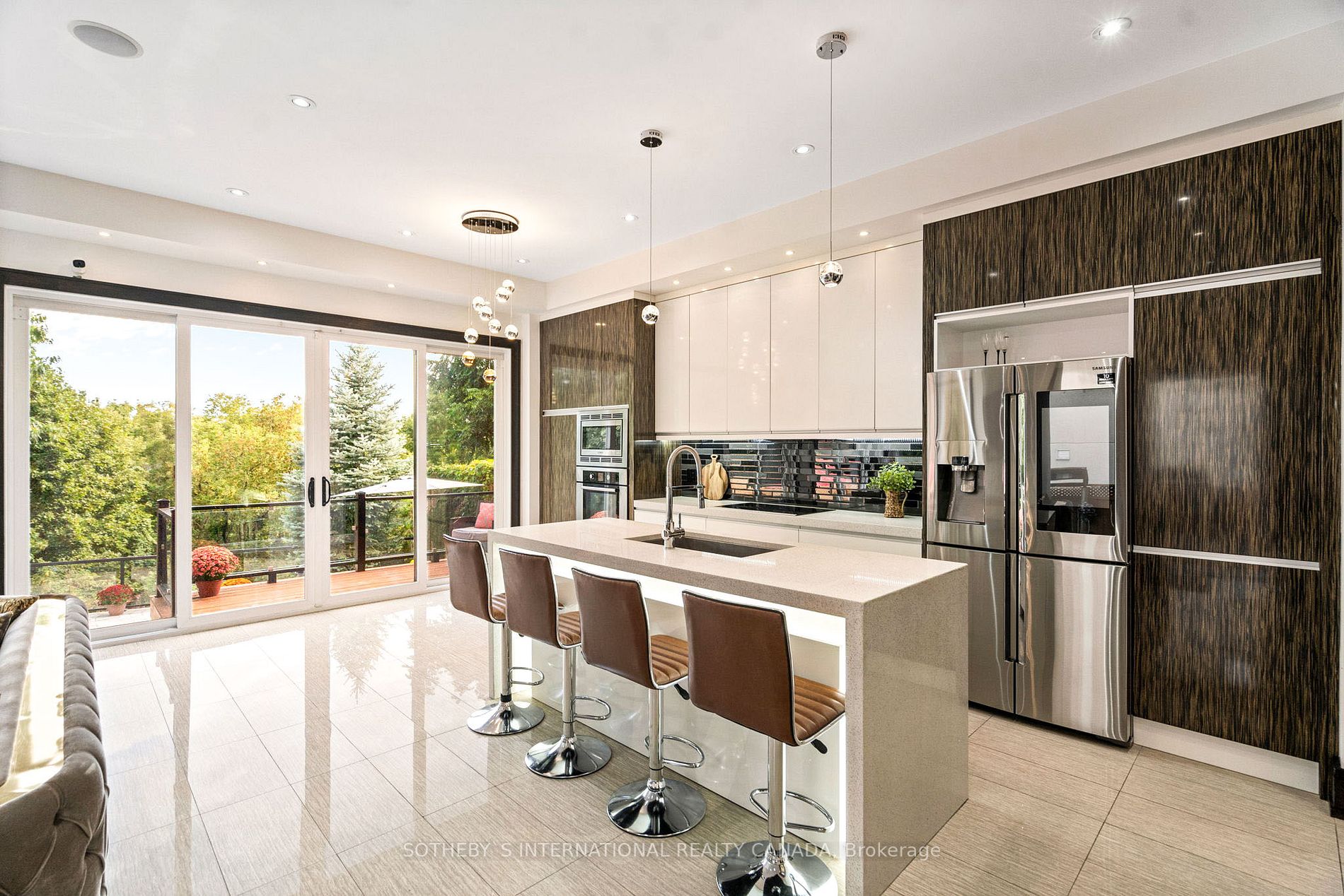 46 Ravenscrest Dr