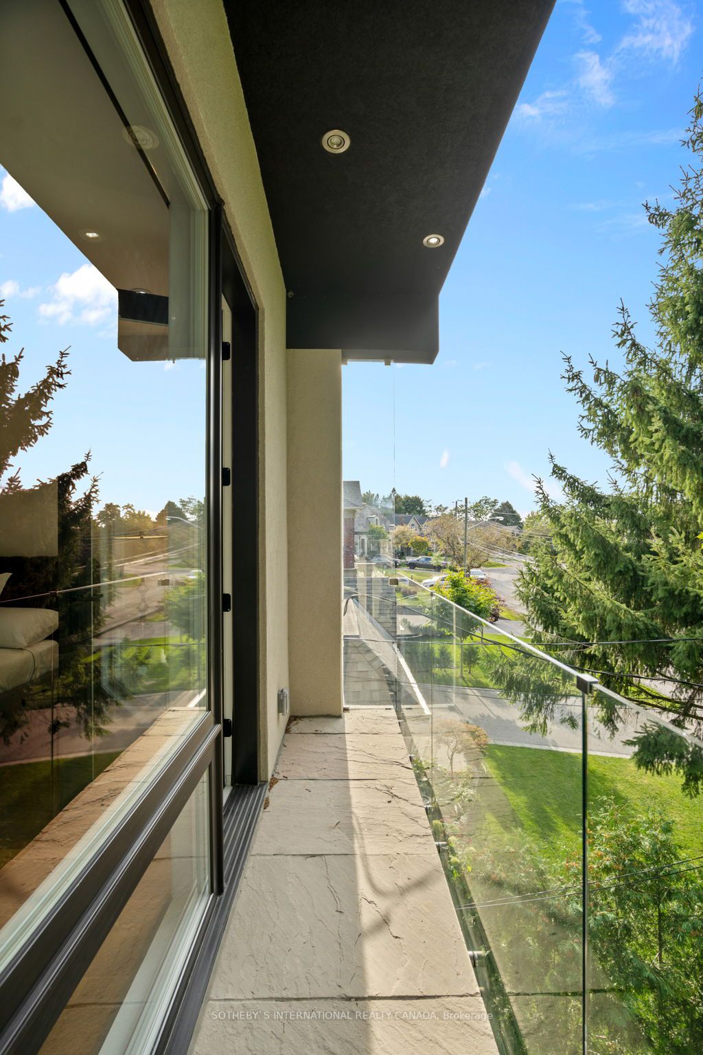 46 Ravenscrest Dr