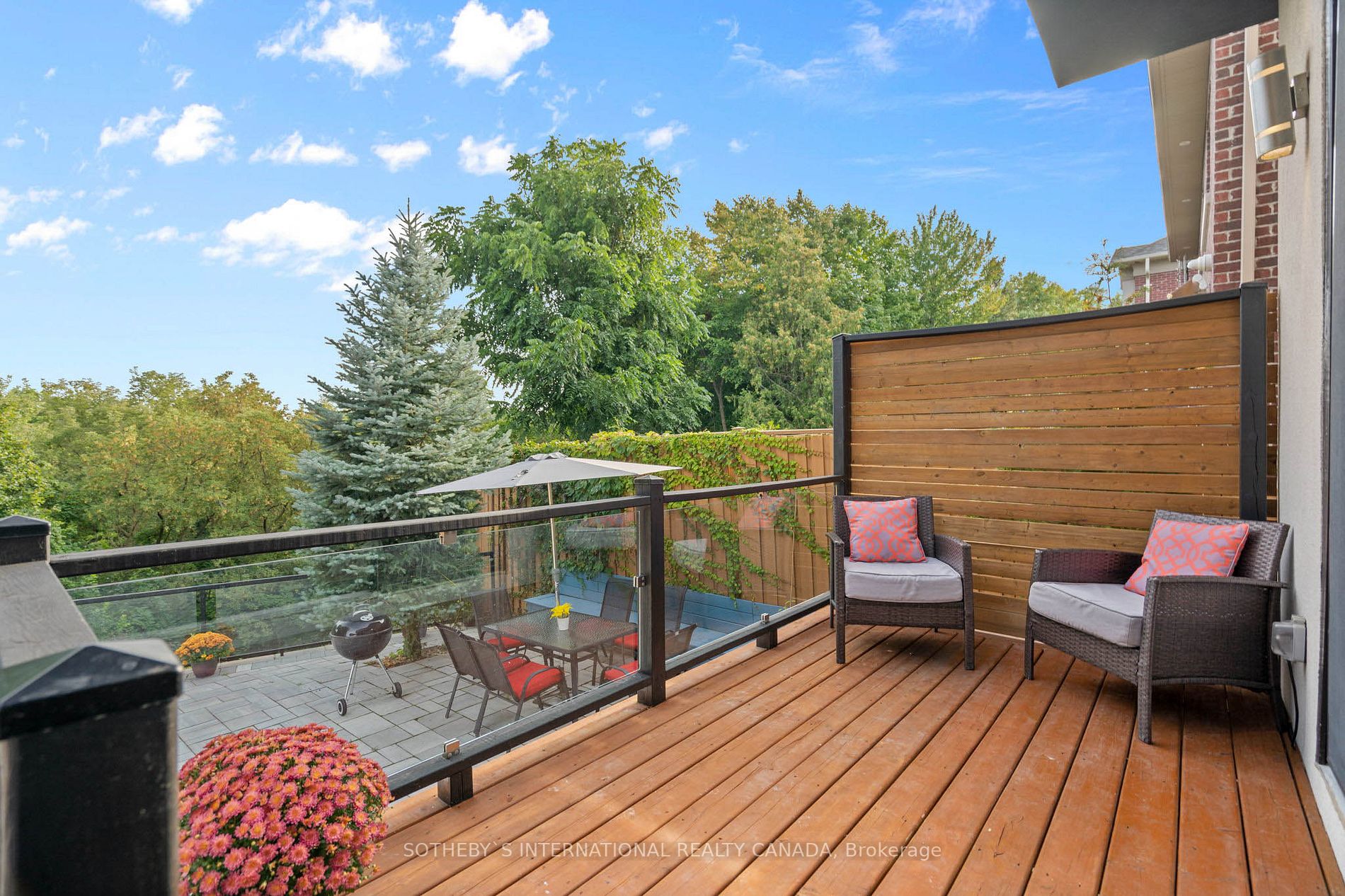 46 Ravenscrest Dr