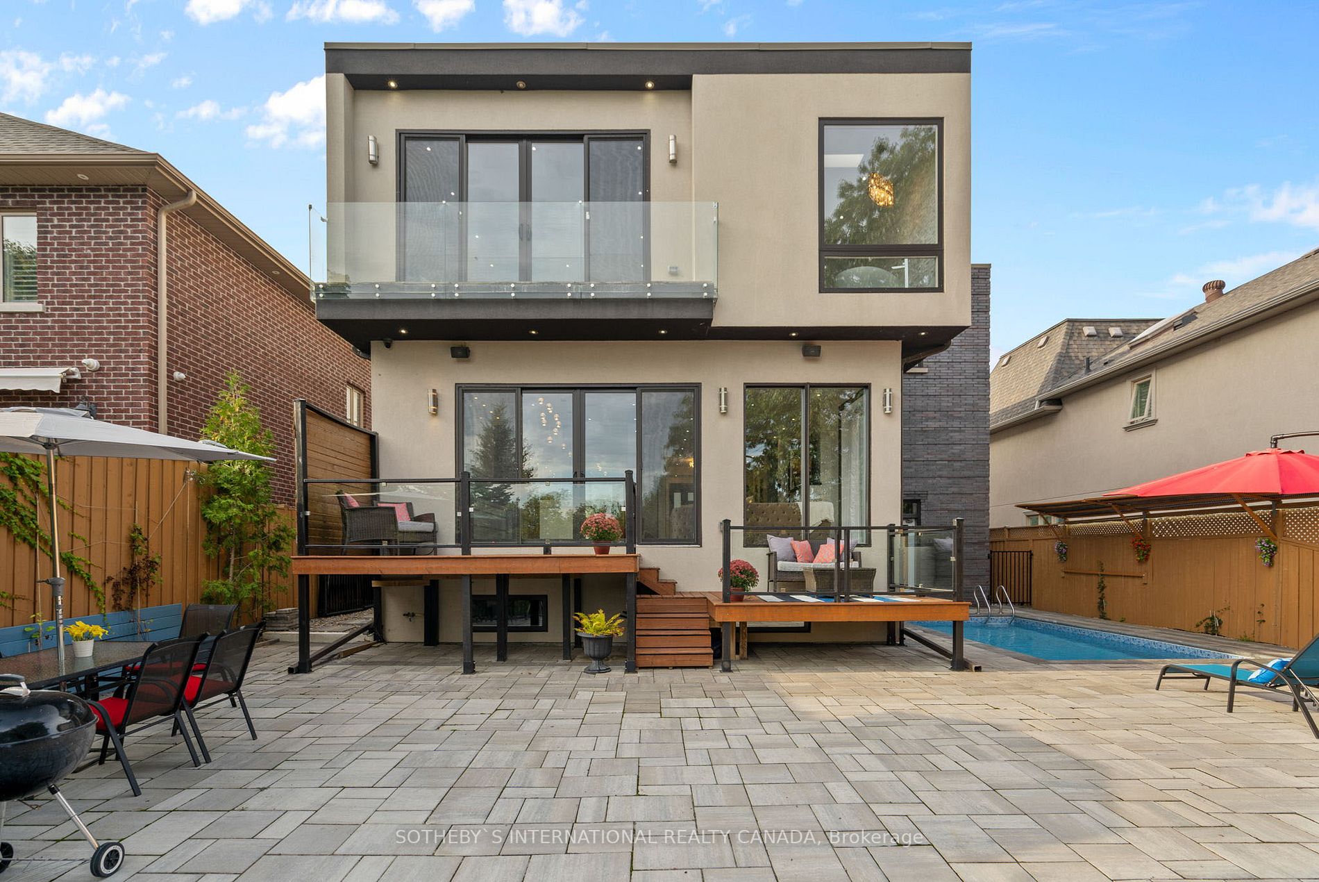 46 Ravenscrest Dr