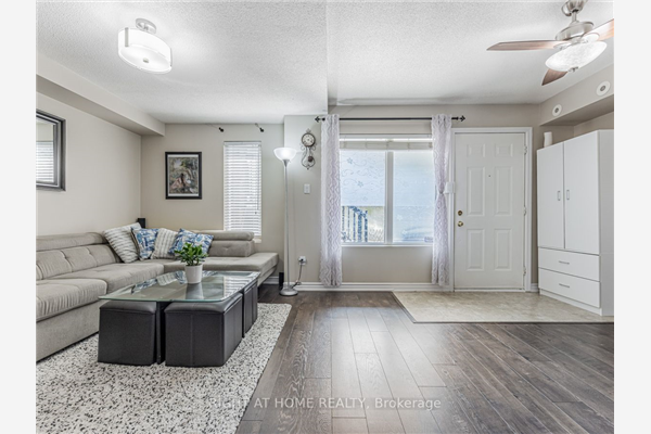 125 George Appleton Way 125 George Appleton Way