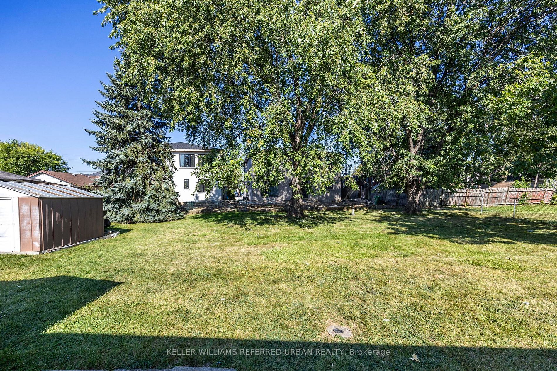7602 Chinook Dr