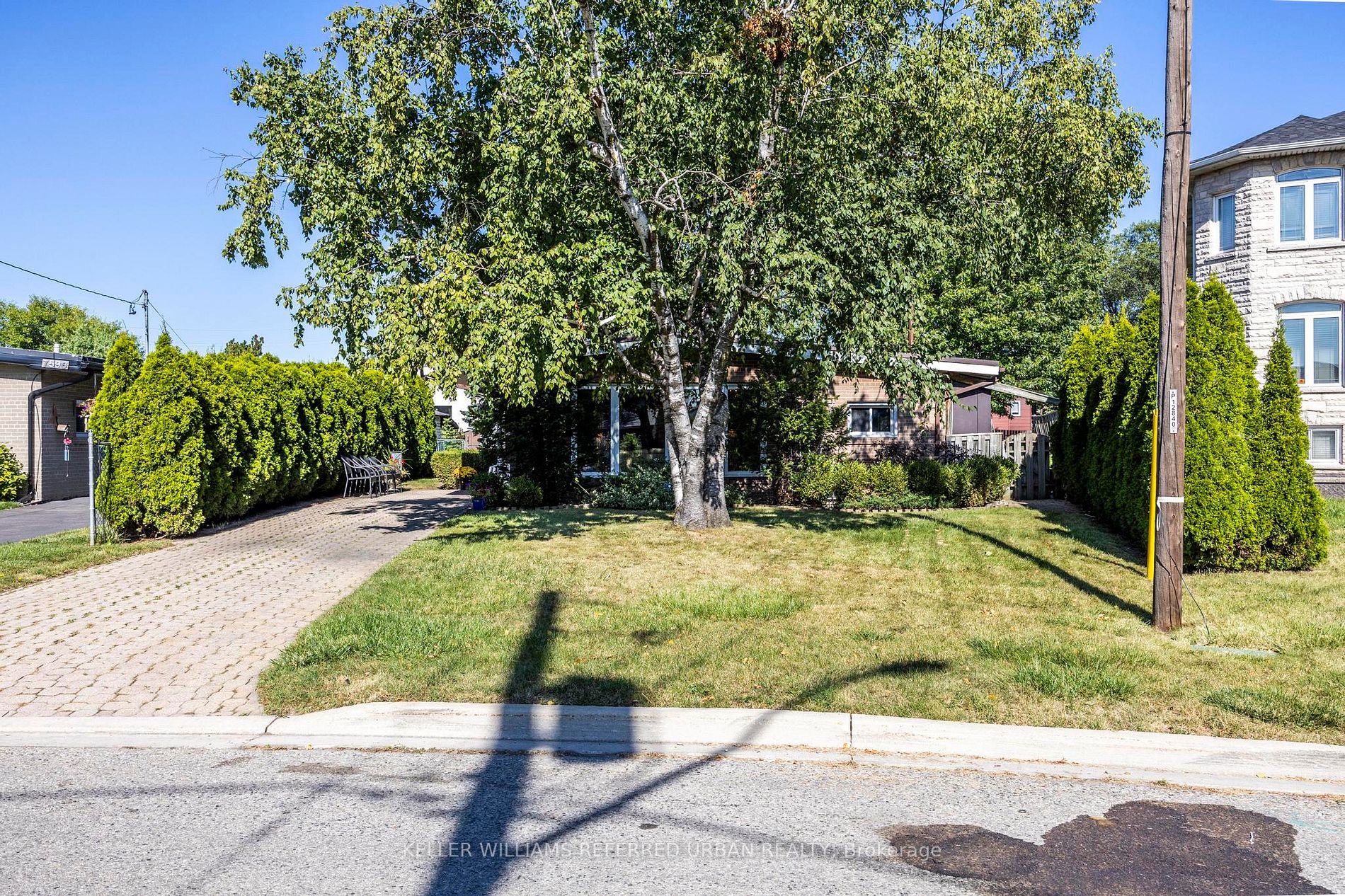 7602 Chinook Dr