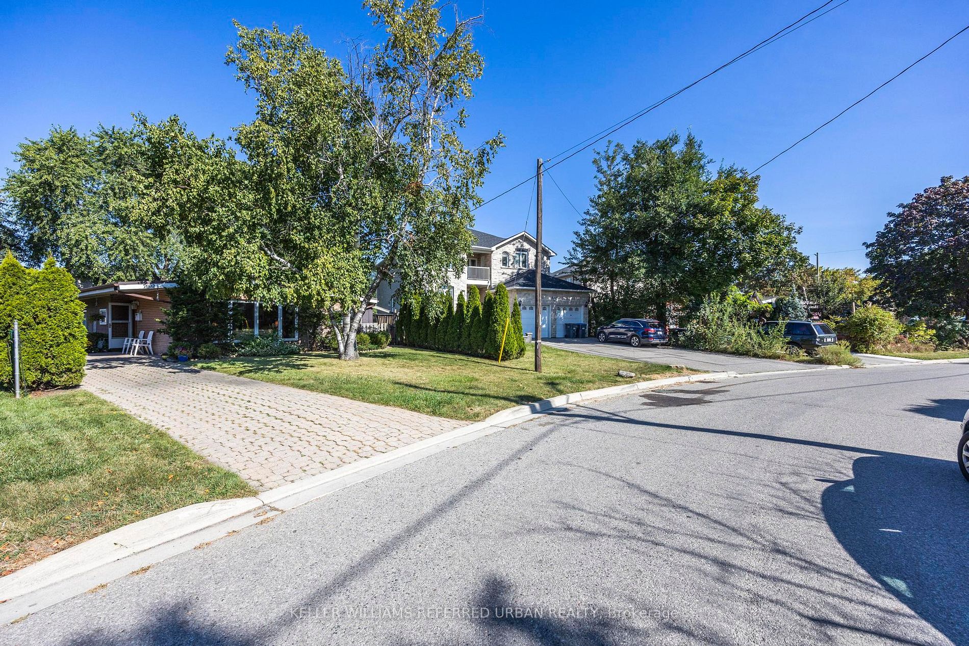 7602 Chinook Dr