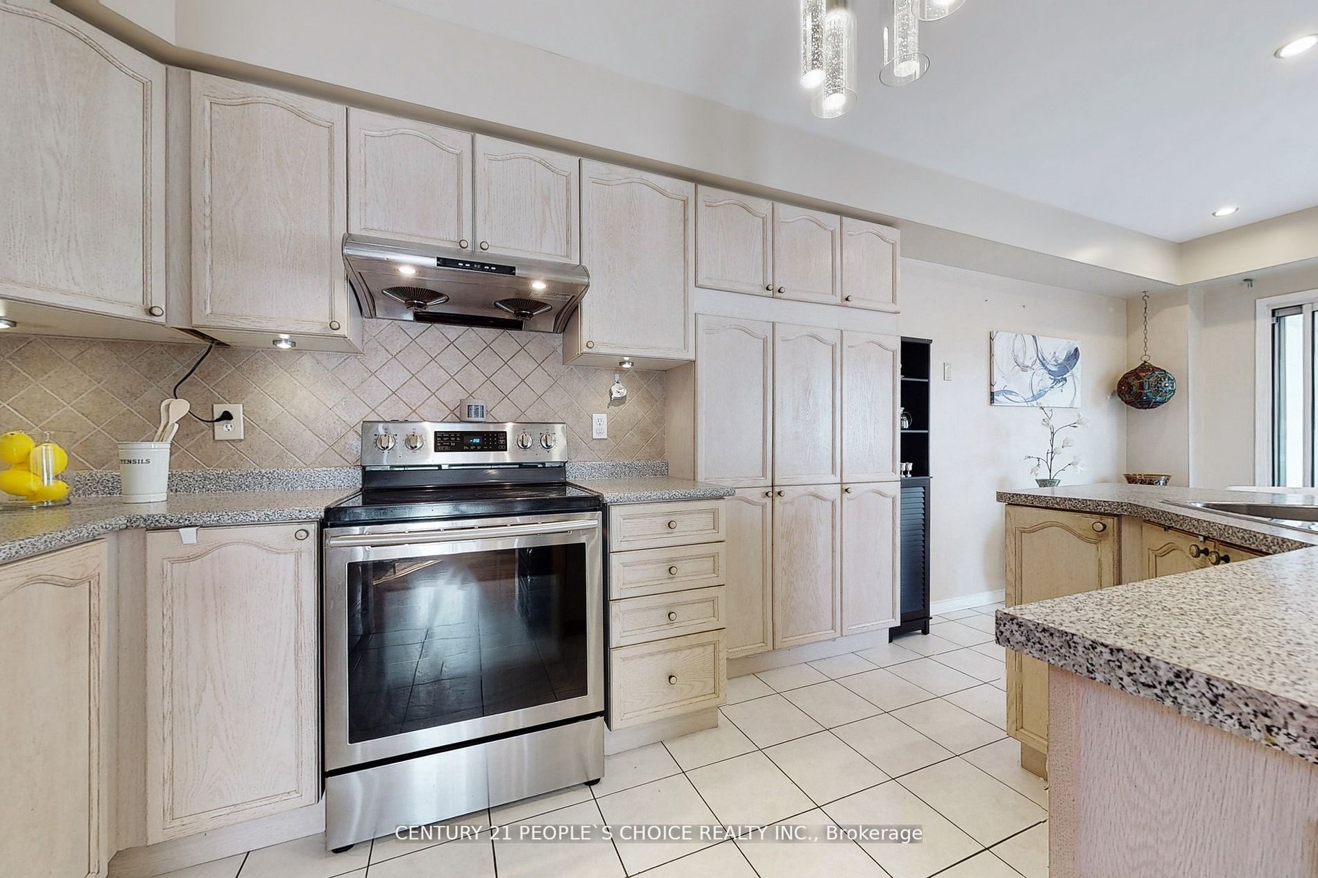 880 Delgado Dr