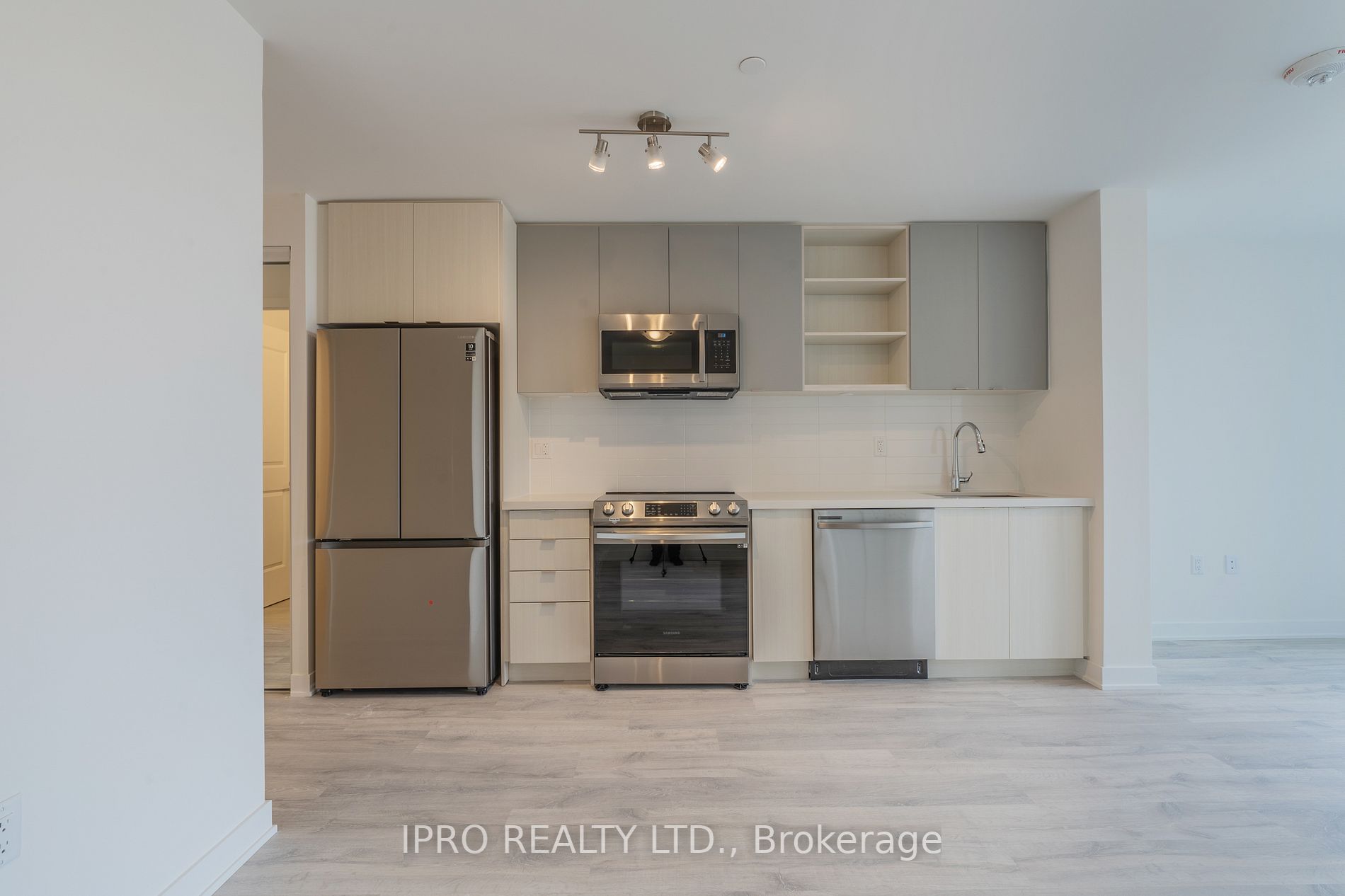 4655 Metcalfe Ave, #404B