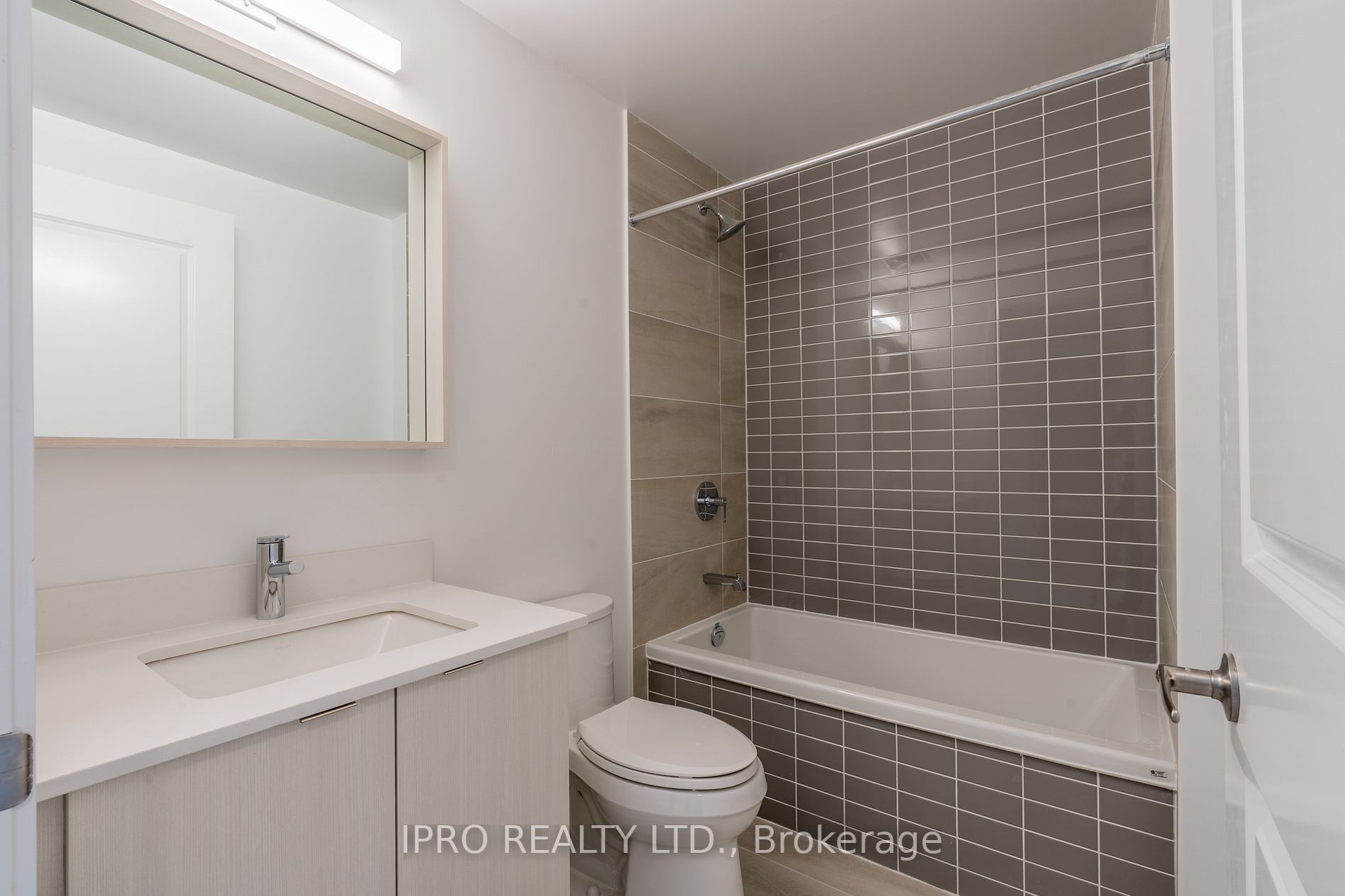4655 Metcalfe Ave, #404B
