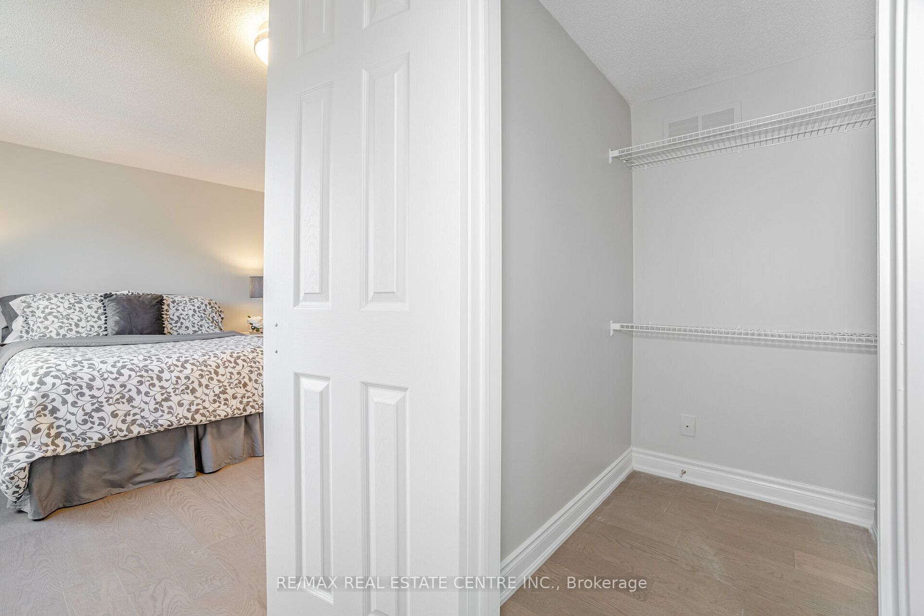 2256 Silverbirch Crt