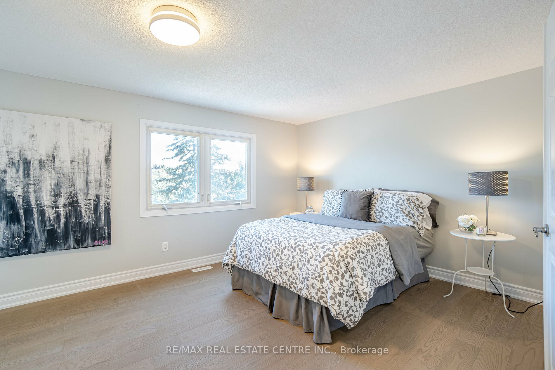 2256 Silverbirch Crt