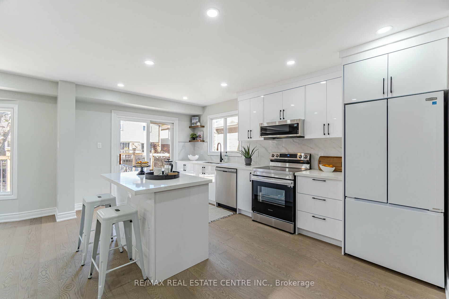 2256 Silverbirch Crt