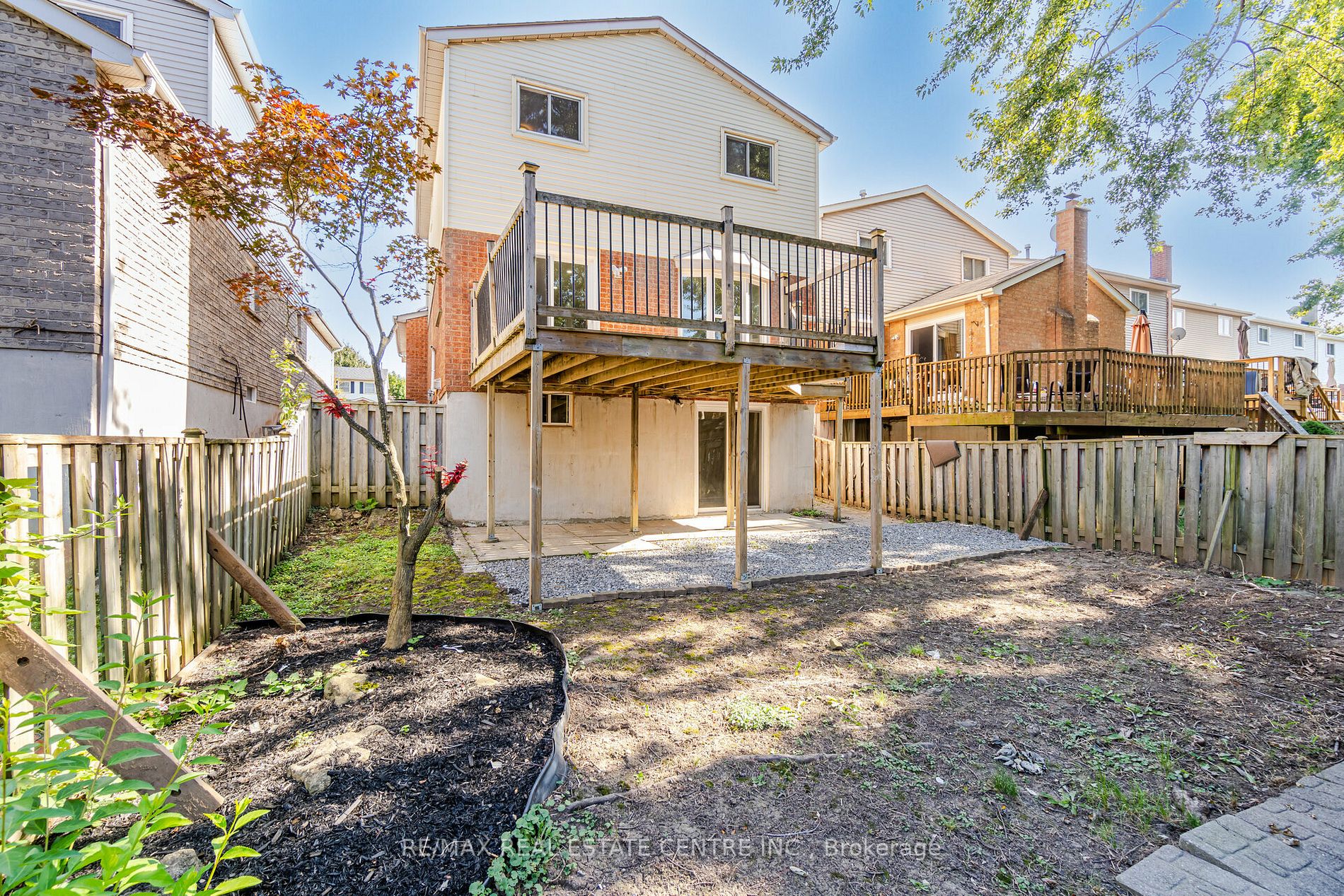 2256 Silverbirch Crt