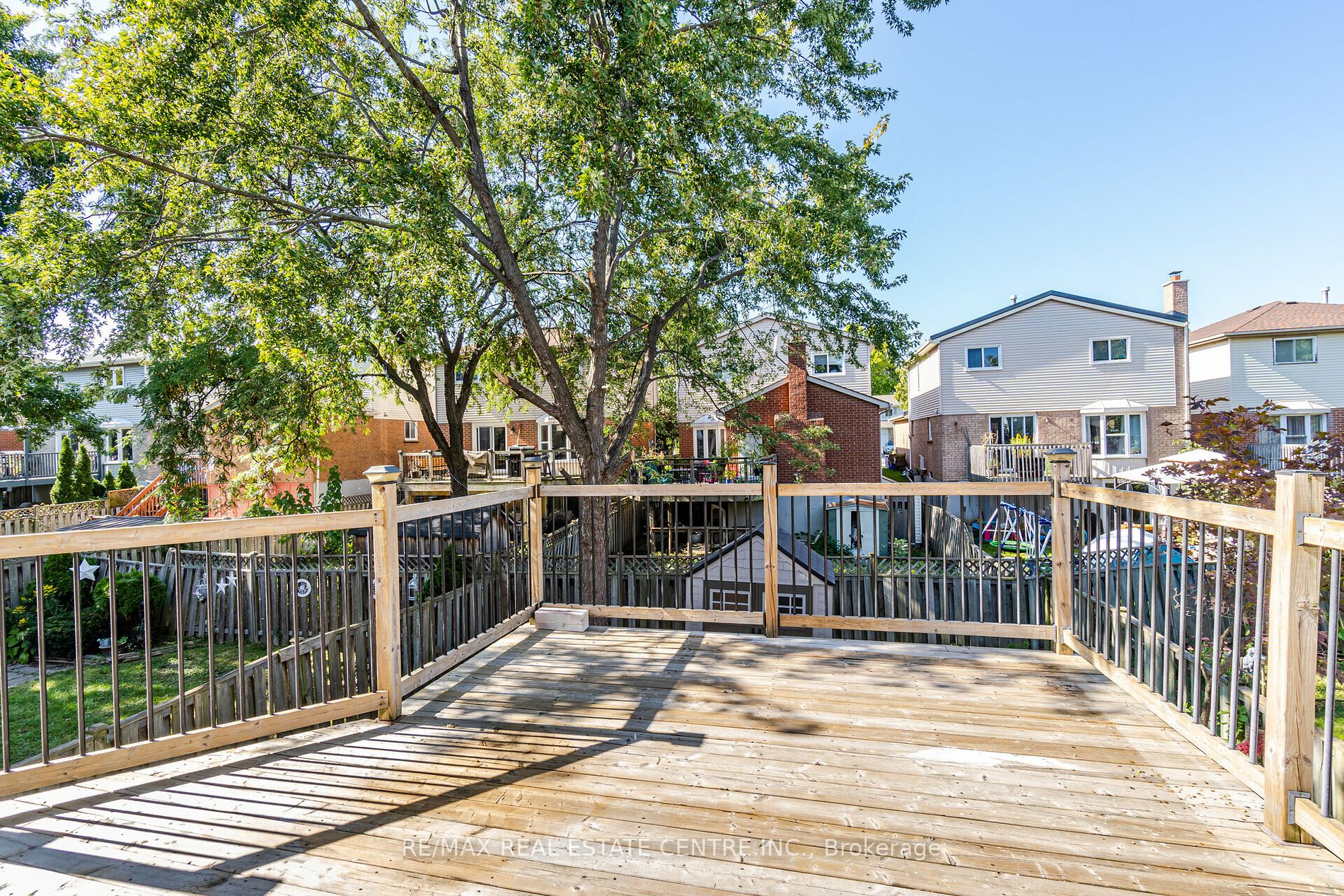 2256 Silverbirch Crt