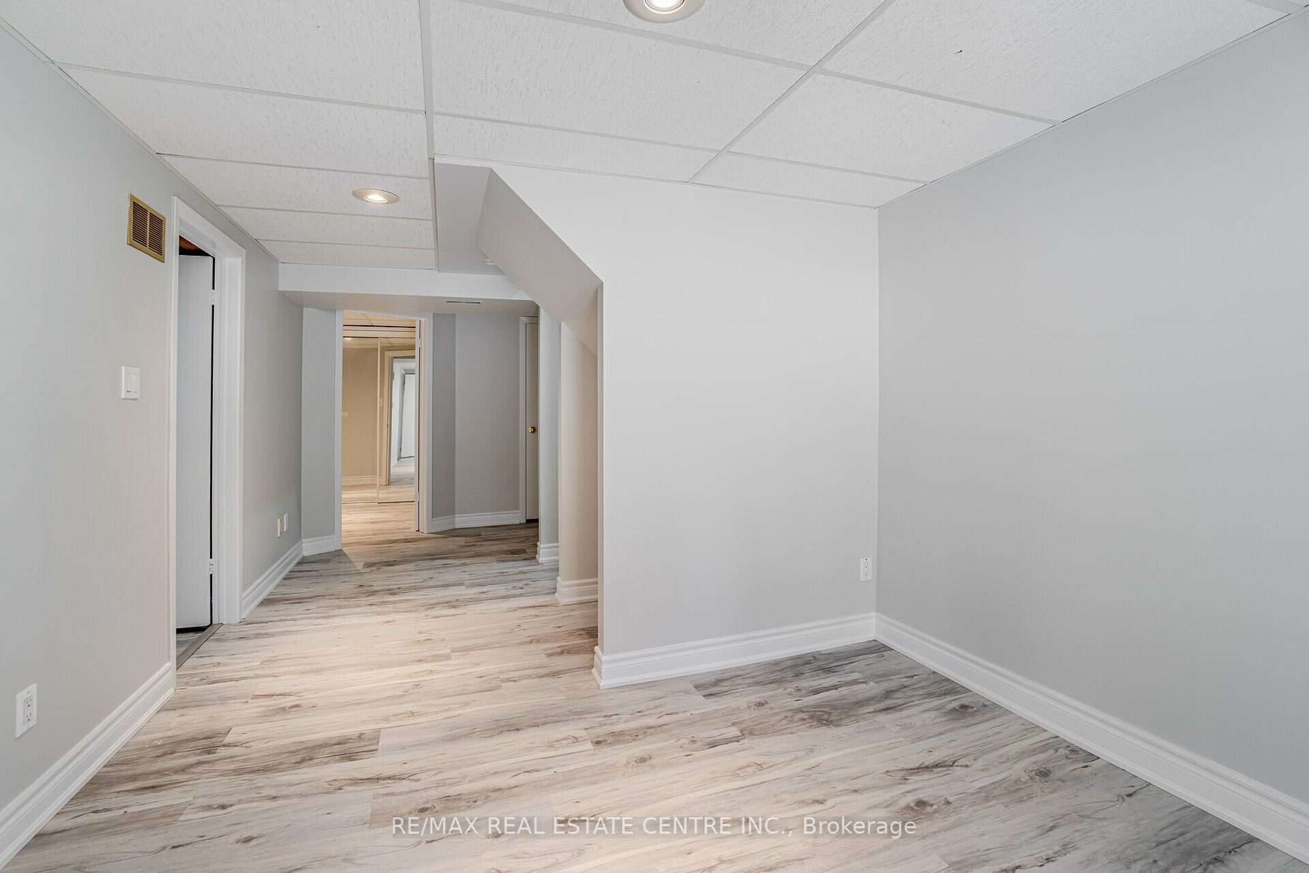 2256 Silverbirch Crt