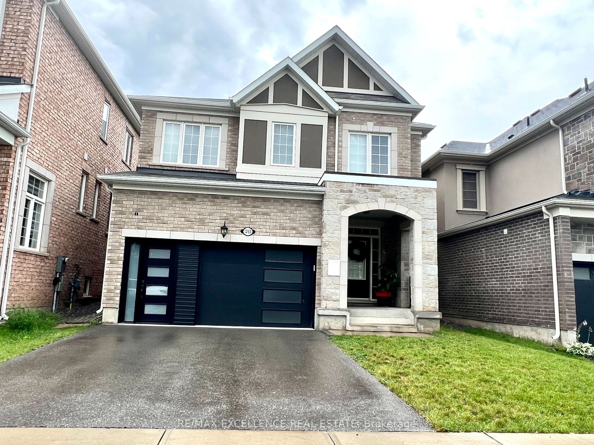 1253 Rose Way