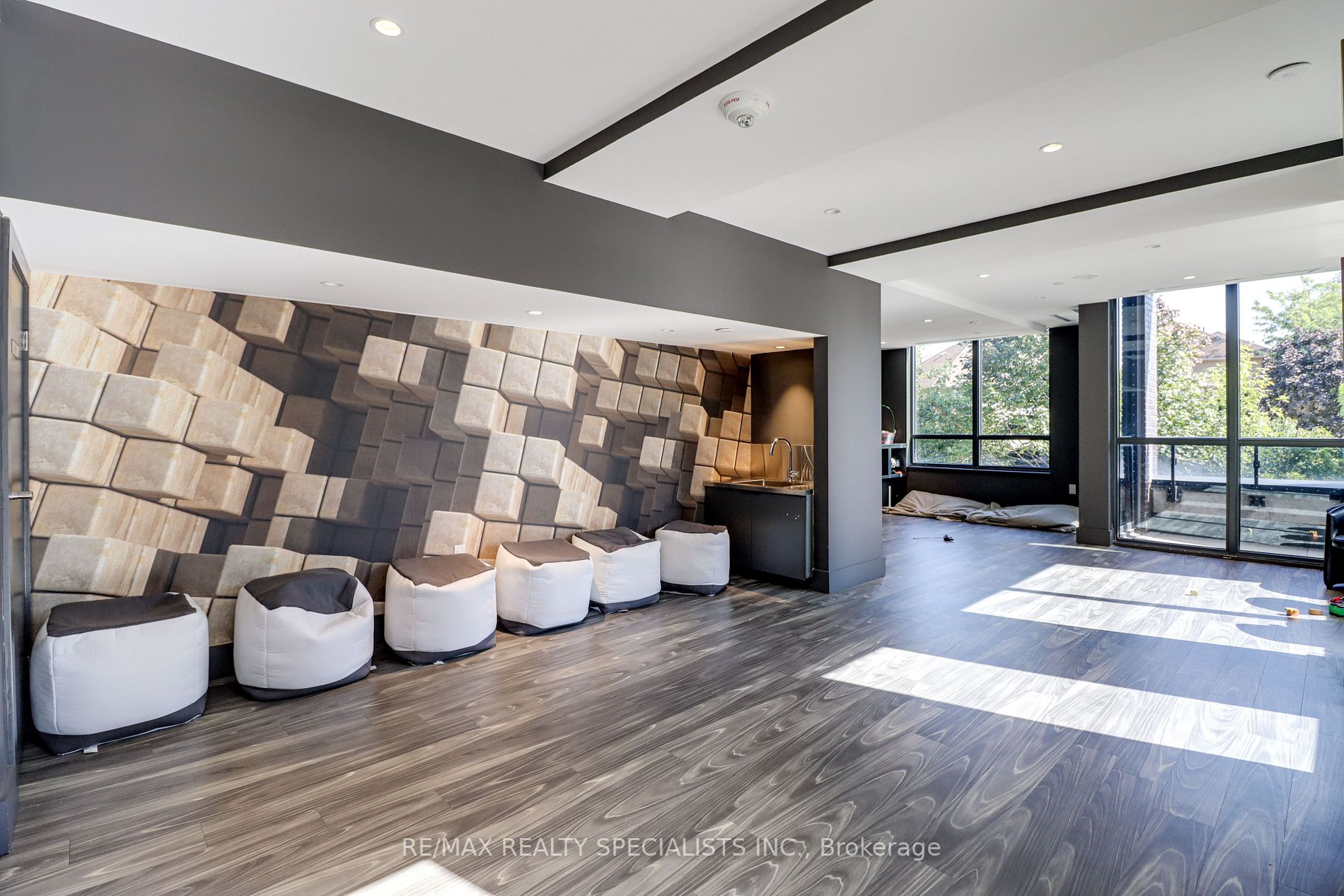 26 Gibbs Rd, #631