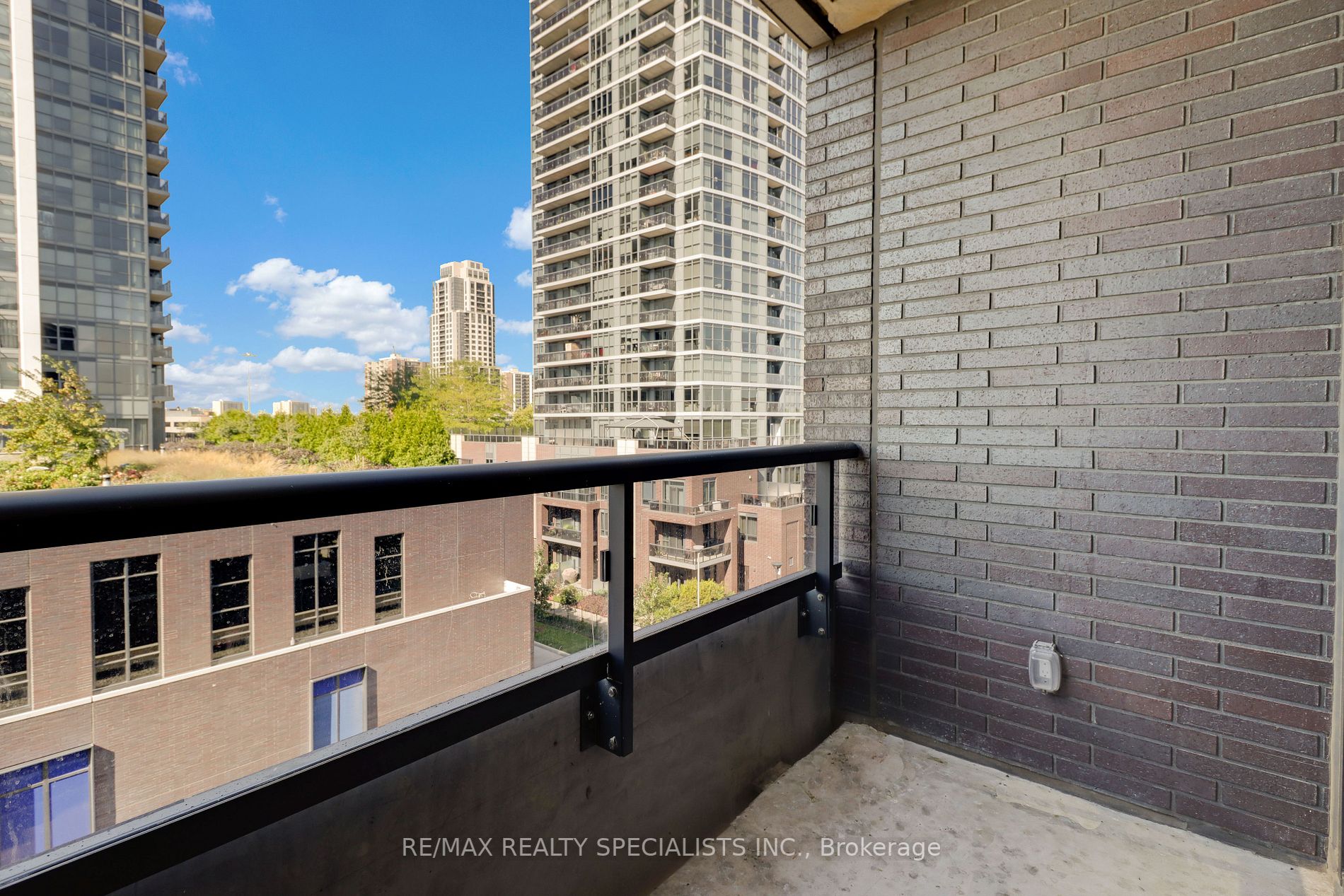 26 Gibbs Rd, #631