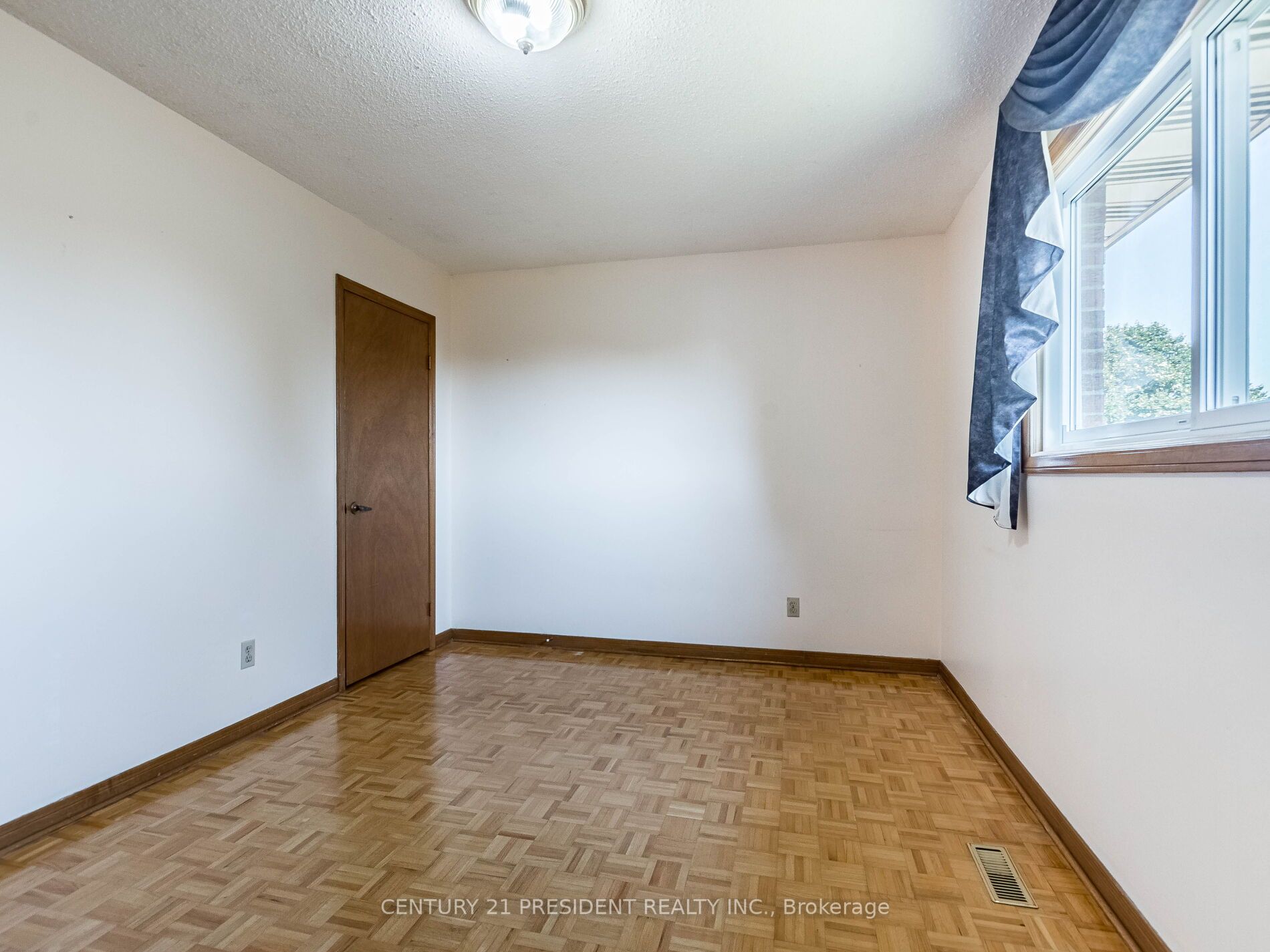 23 Panorama Cres