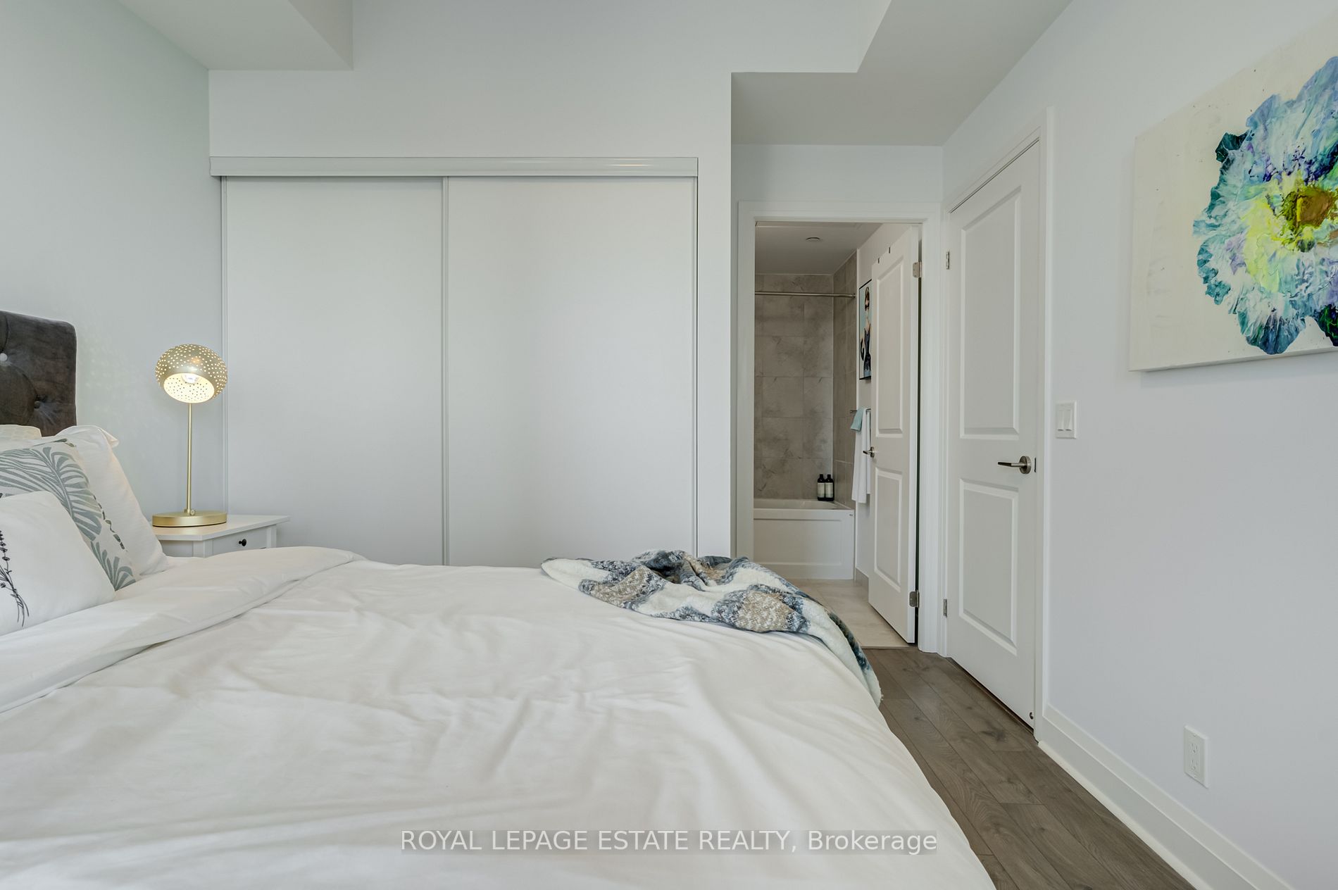 17 Zorra St, #711