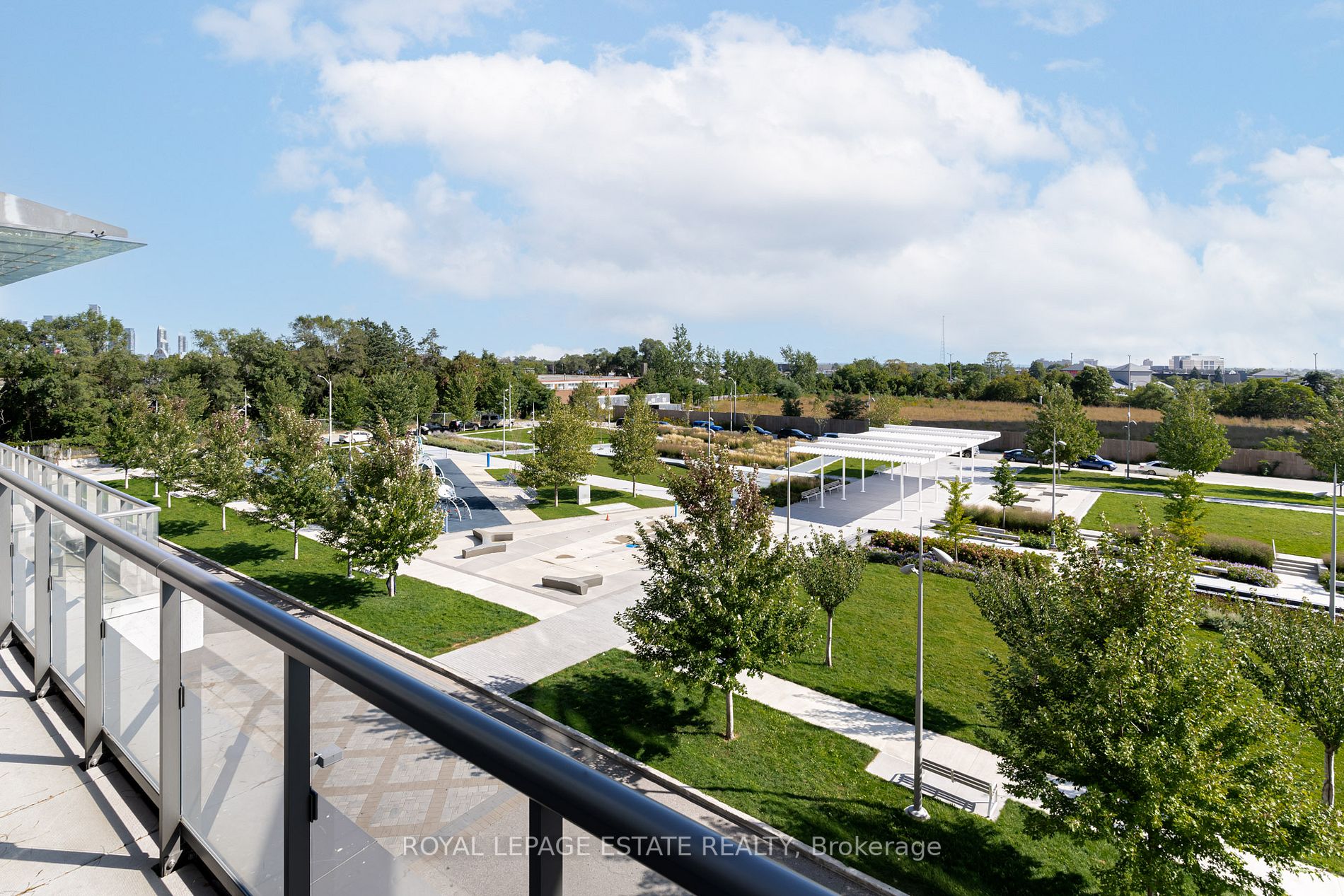 17 Zorra St, #711