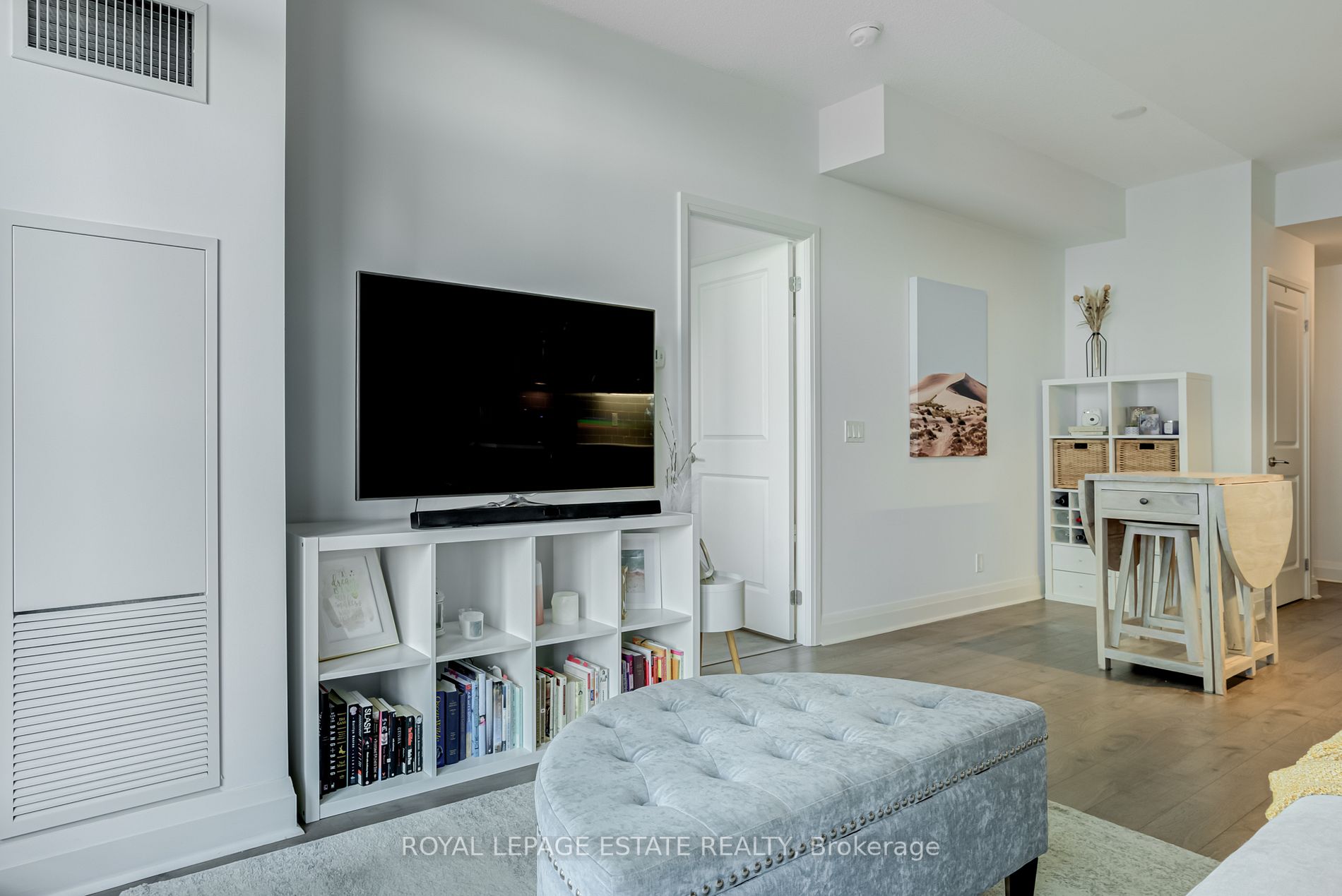 17 Zorra St, #711
