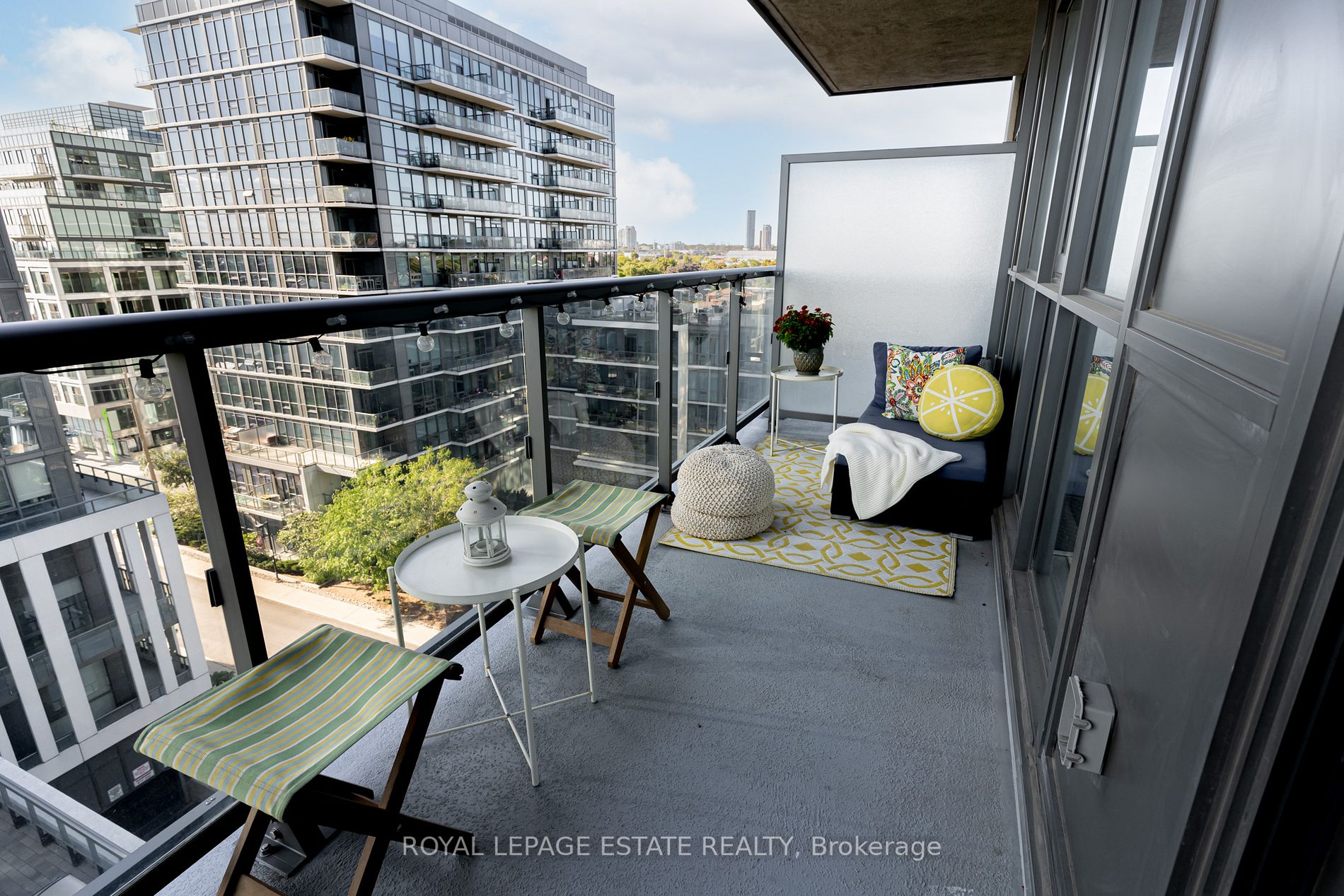 17 Zorra St, #711