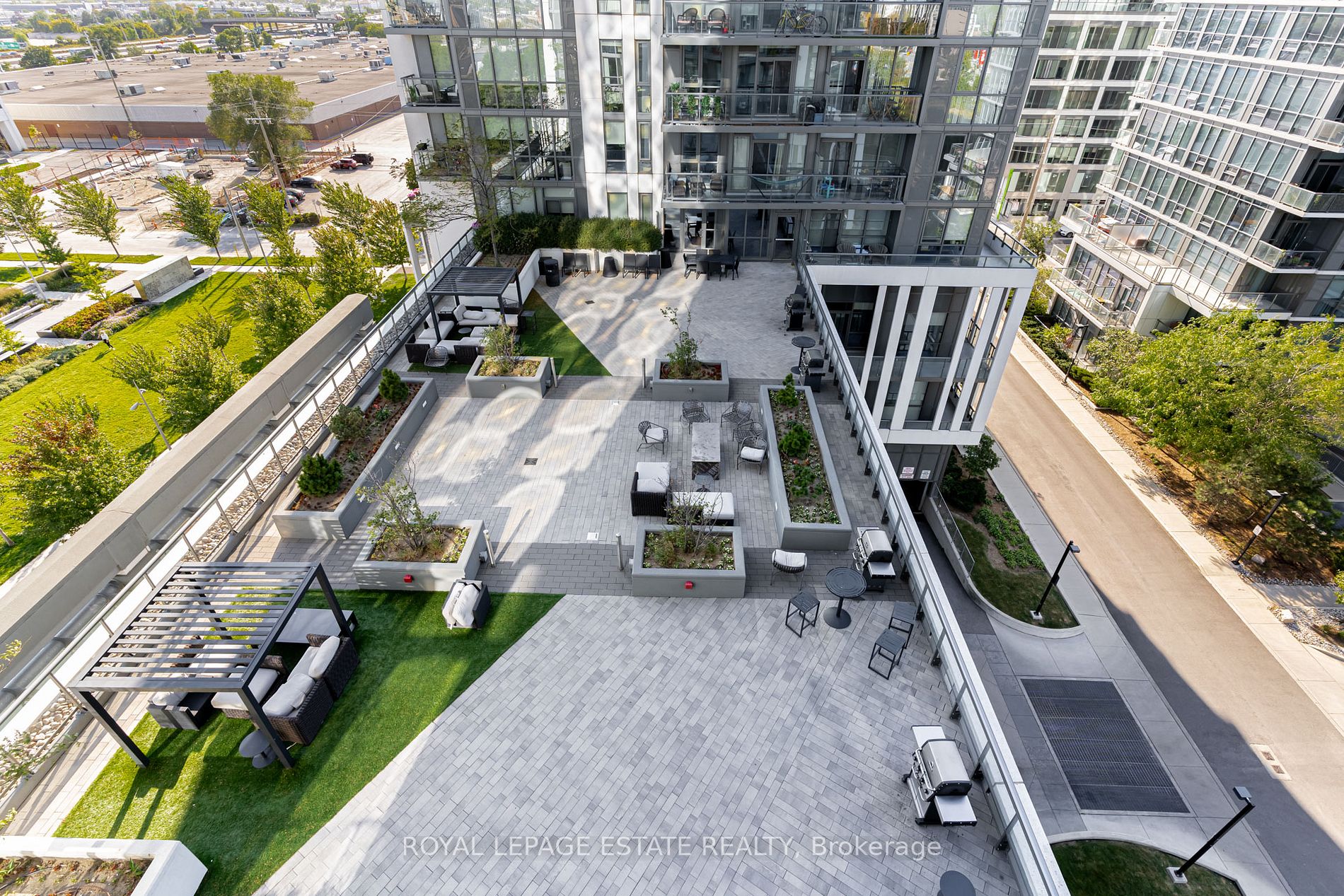 17 Zorra St, #711