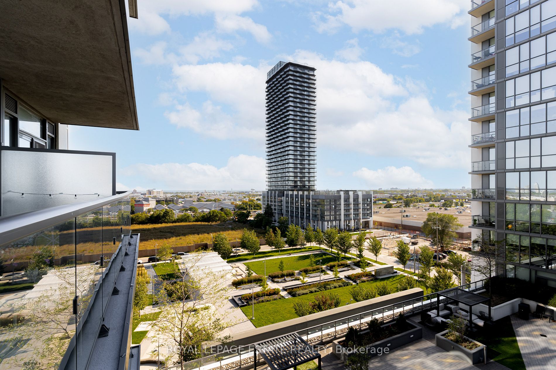 17 Zorra St, #711