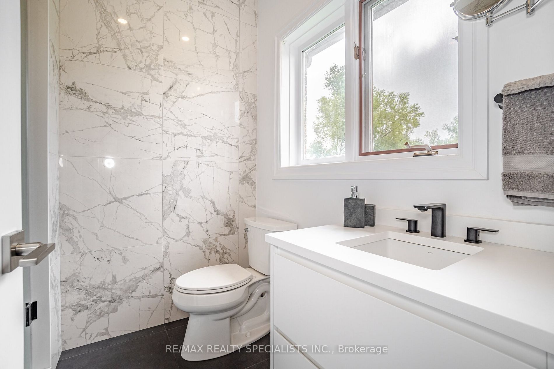 41 Matson Dr