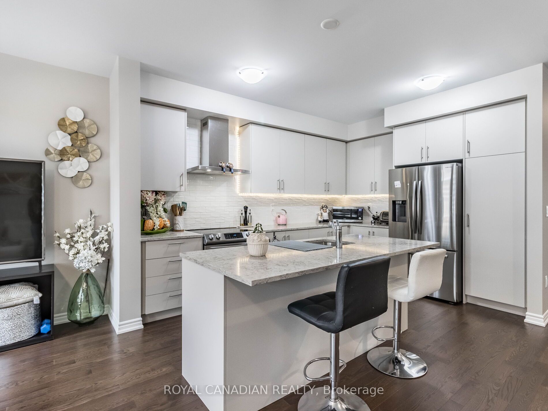 456 Bergamot Avenue