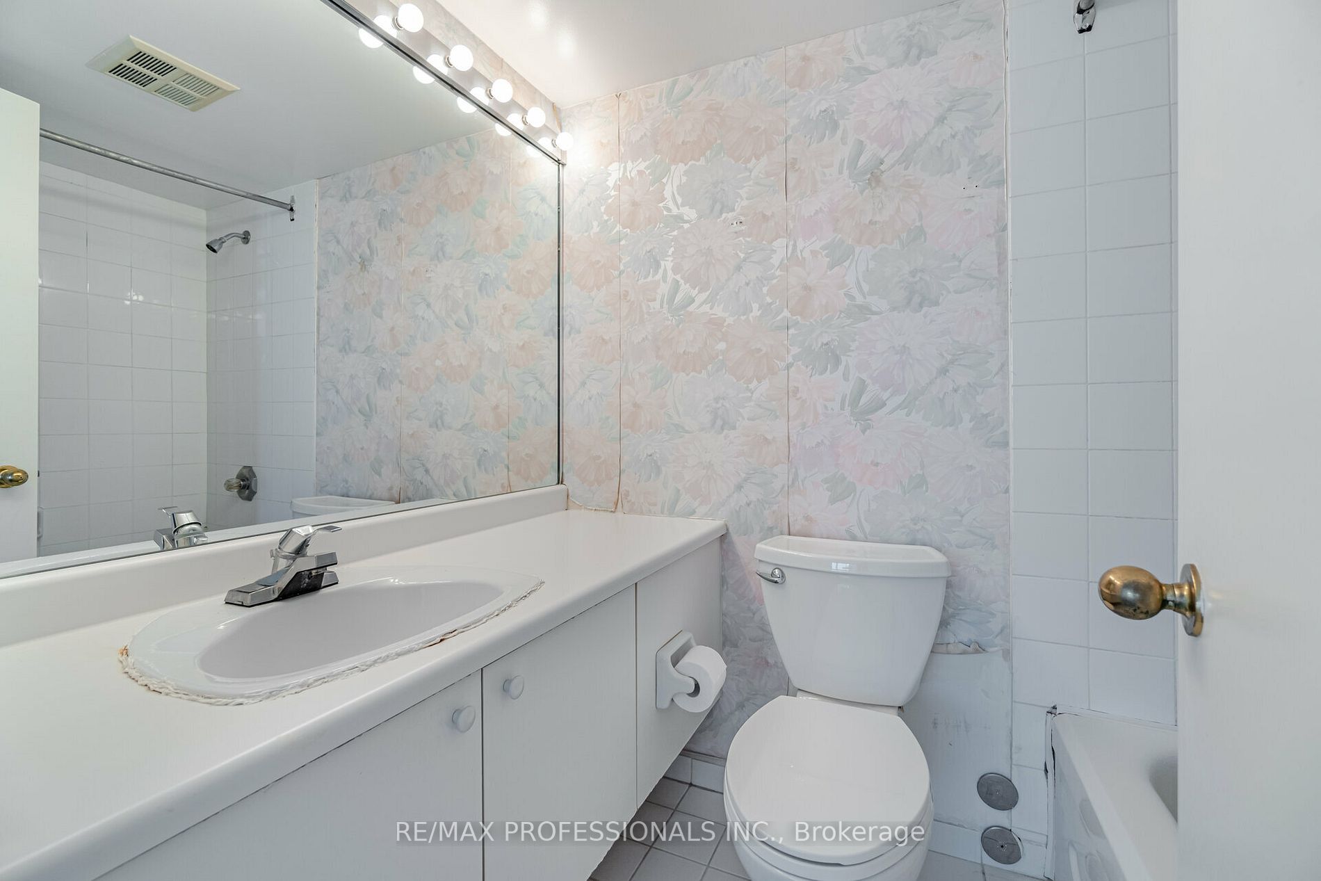 2267 Lake Shore Blvd W, #315
