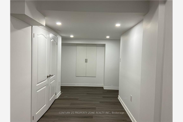 36 Brentwick Dr, Brampton