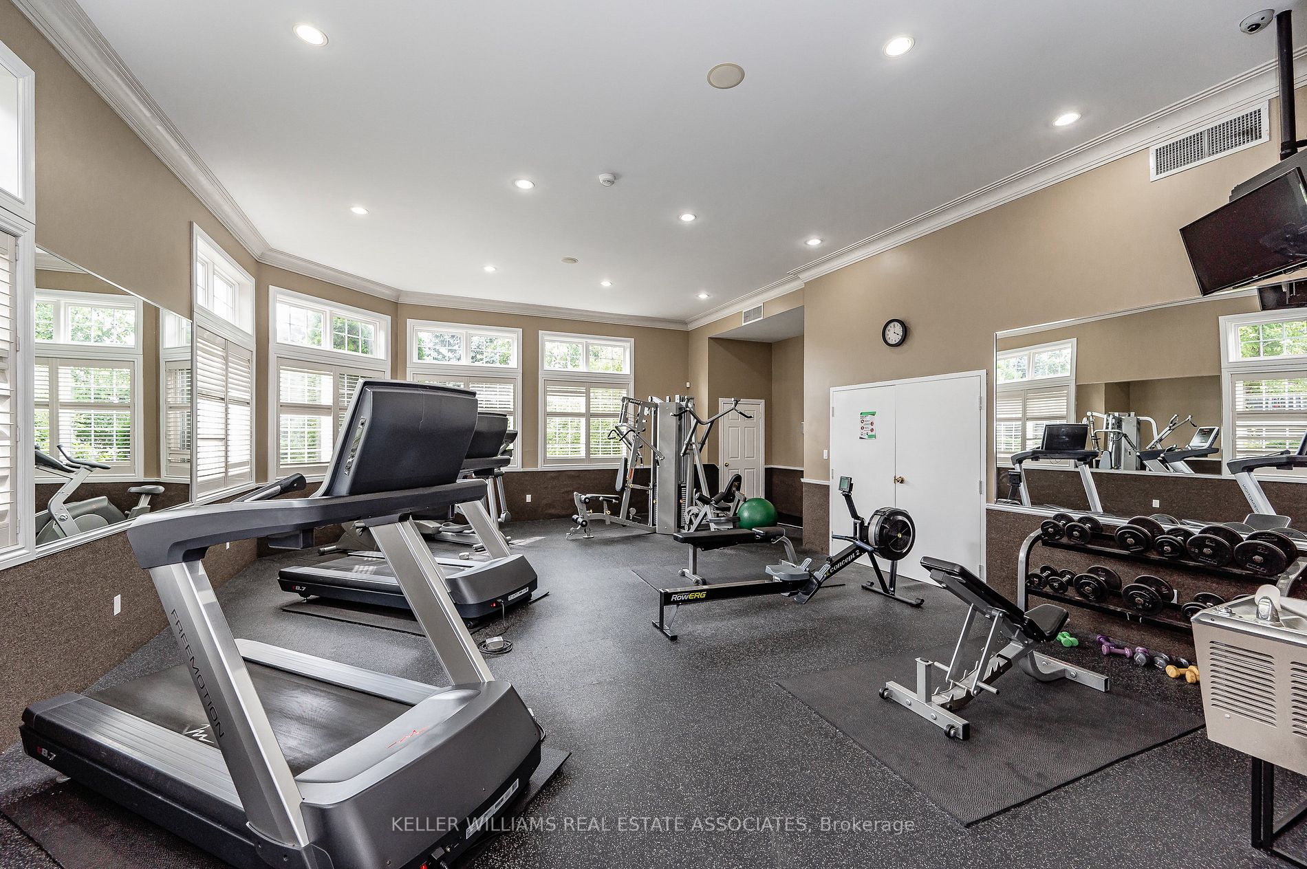 1479 Maple Ave, #403