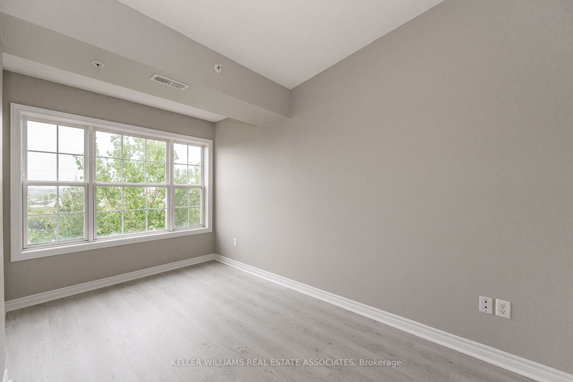 1479 Maple Ave, #403