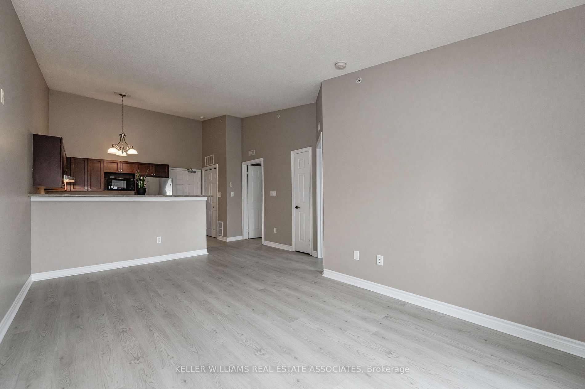 1479 Maple Ave, #403