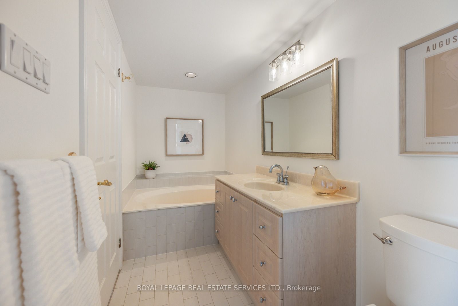 1300 Islington Ave, #504