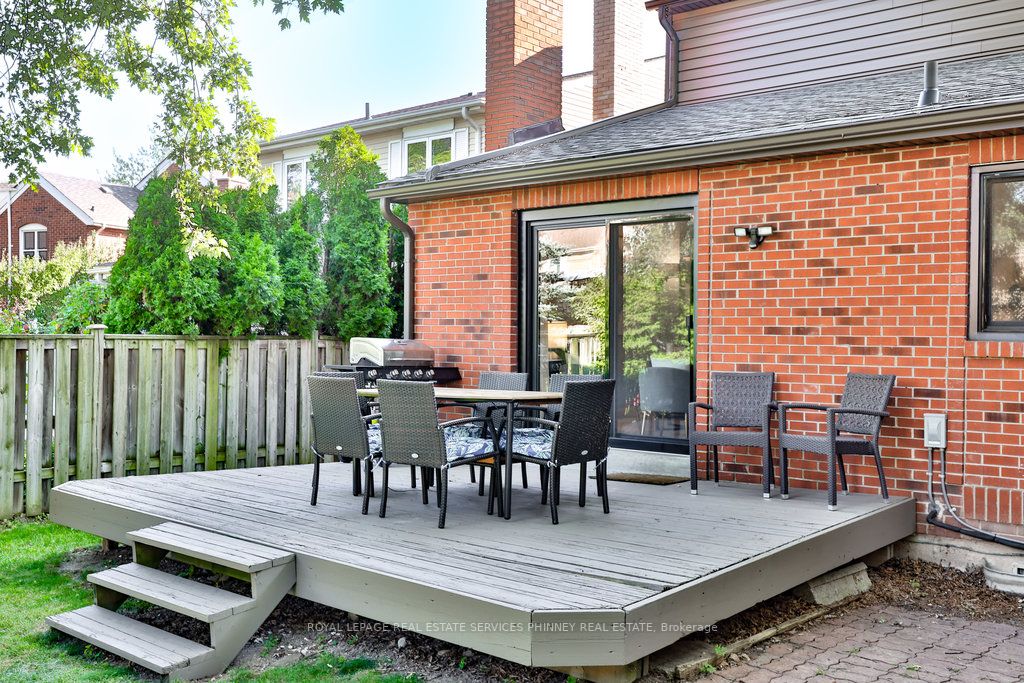 4227 Martlen Cres