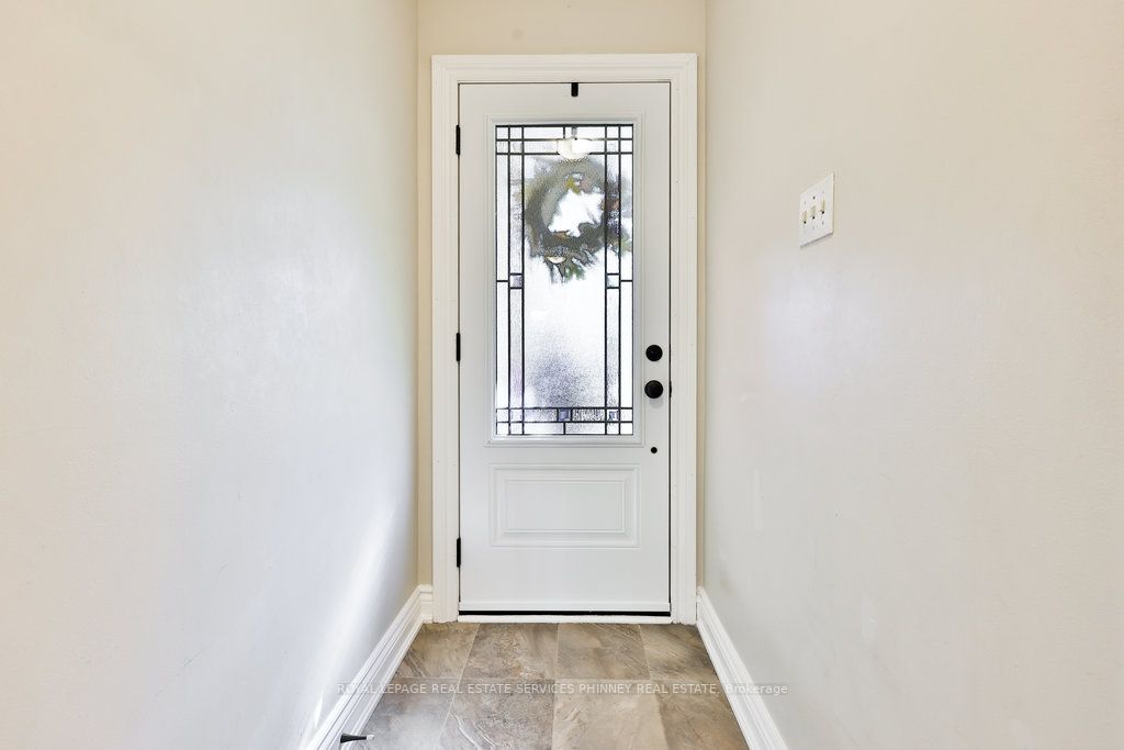 4227 Martlen Cres