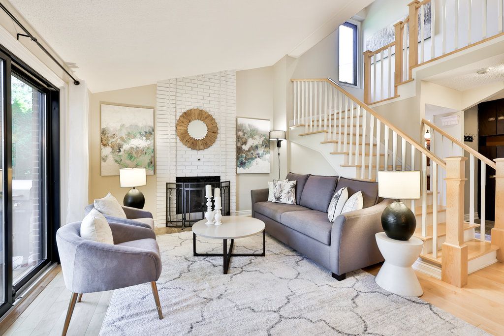 4227 Martlen Cres