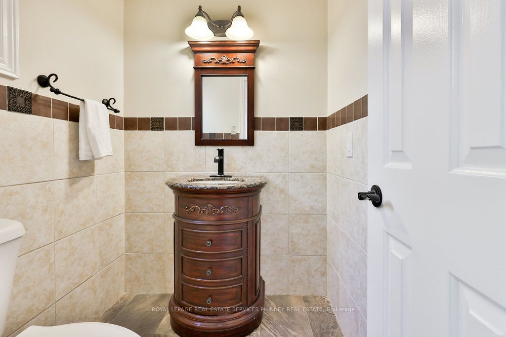 4227 Martlen Cres