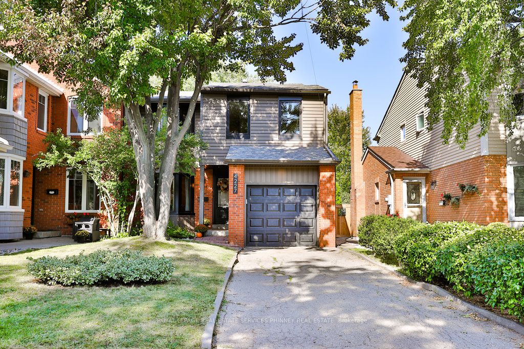 4227 Martlen Cres