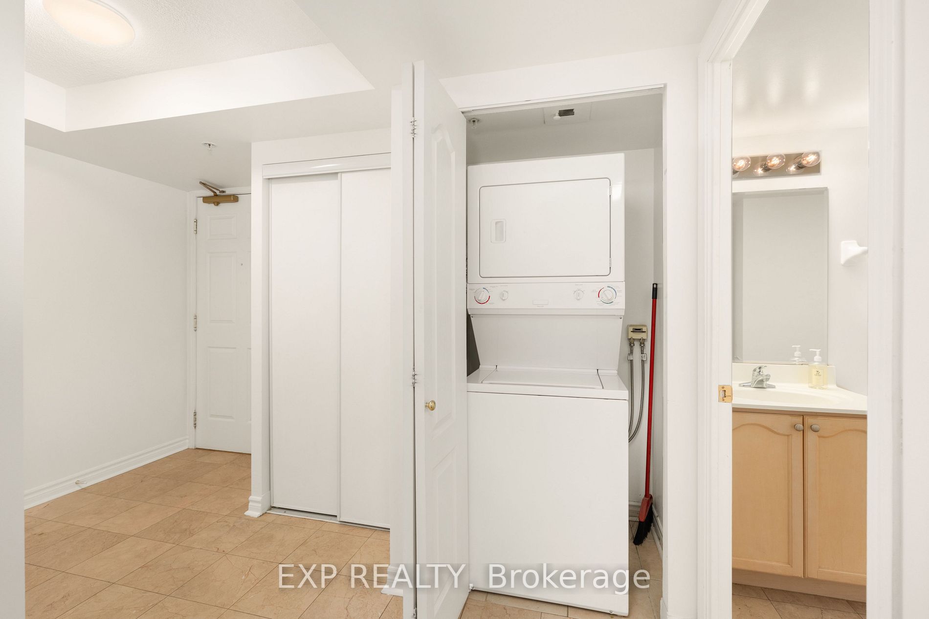 350 Princess Royal Dr, #1108