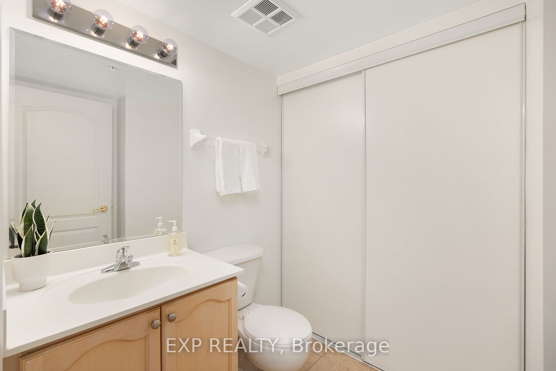 350 Princess Royal Dr, #1108