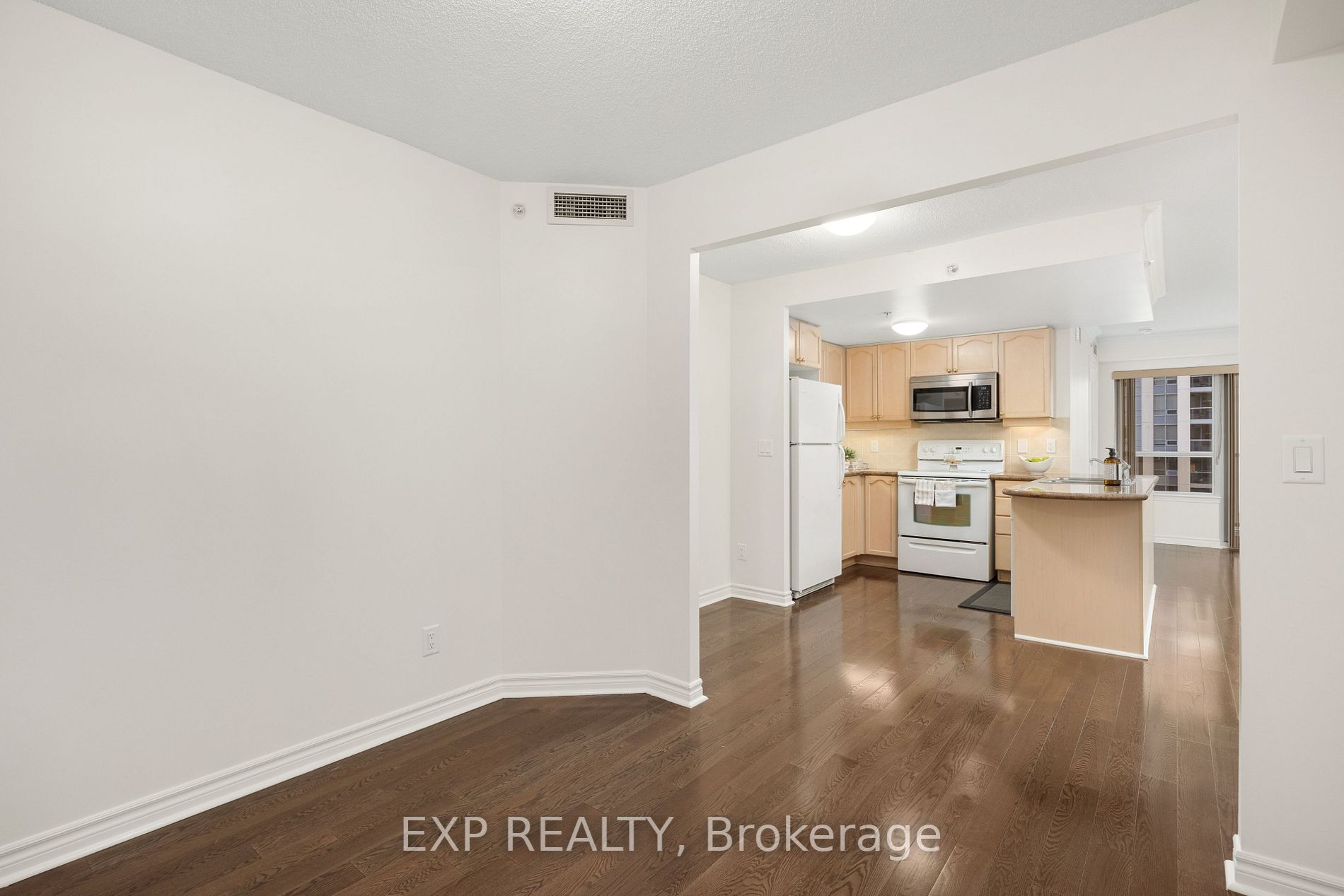 350 Princess Royal Dr, #1108