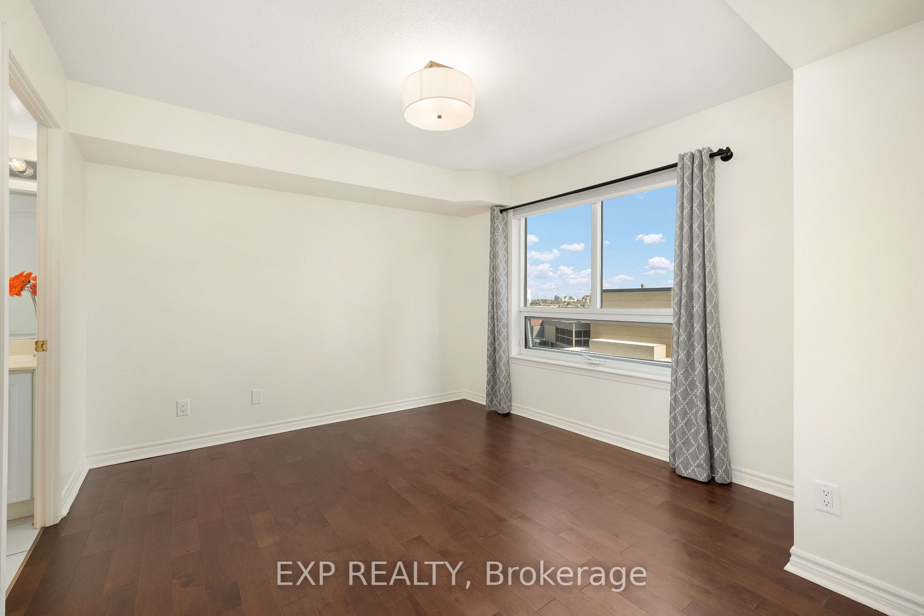 350 Princess Royal Dr, #1108