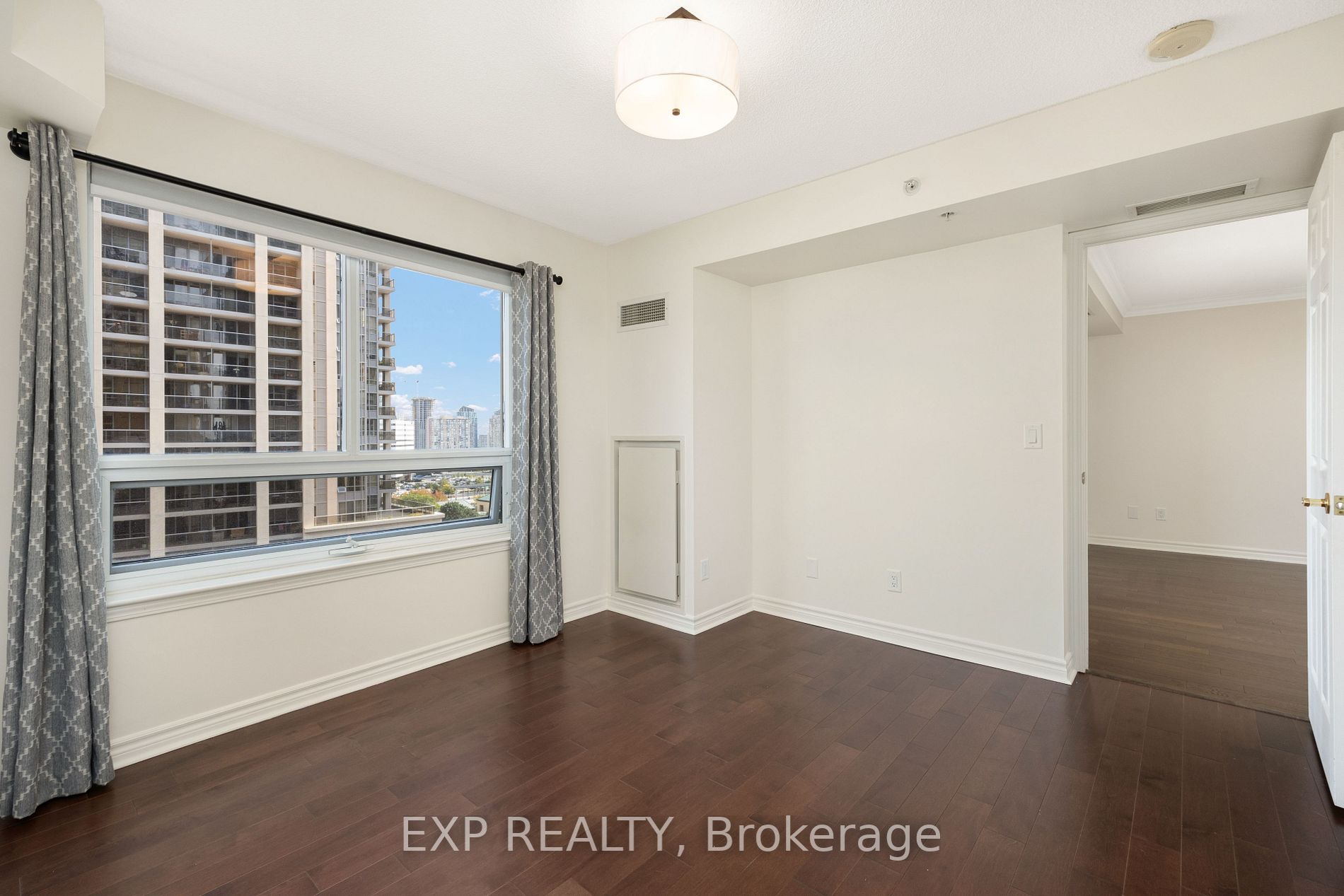 350 Princess Royal Dr, #1108