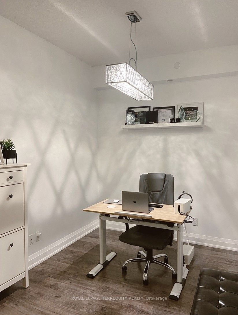 35 Fontenay Crt, #405